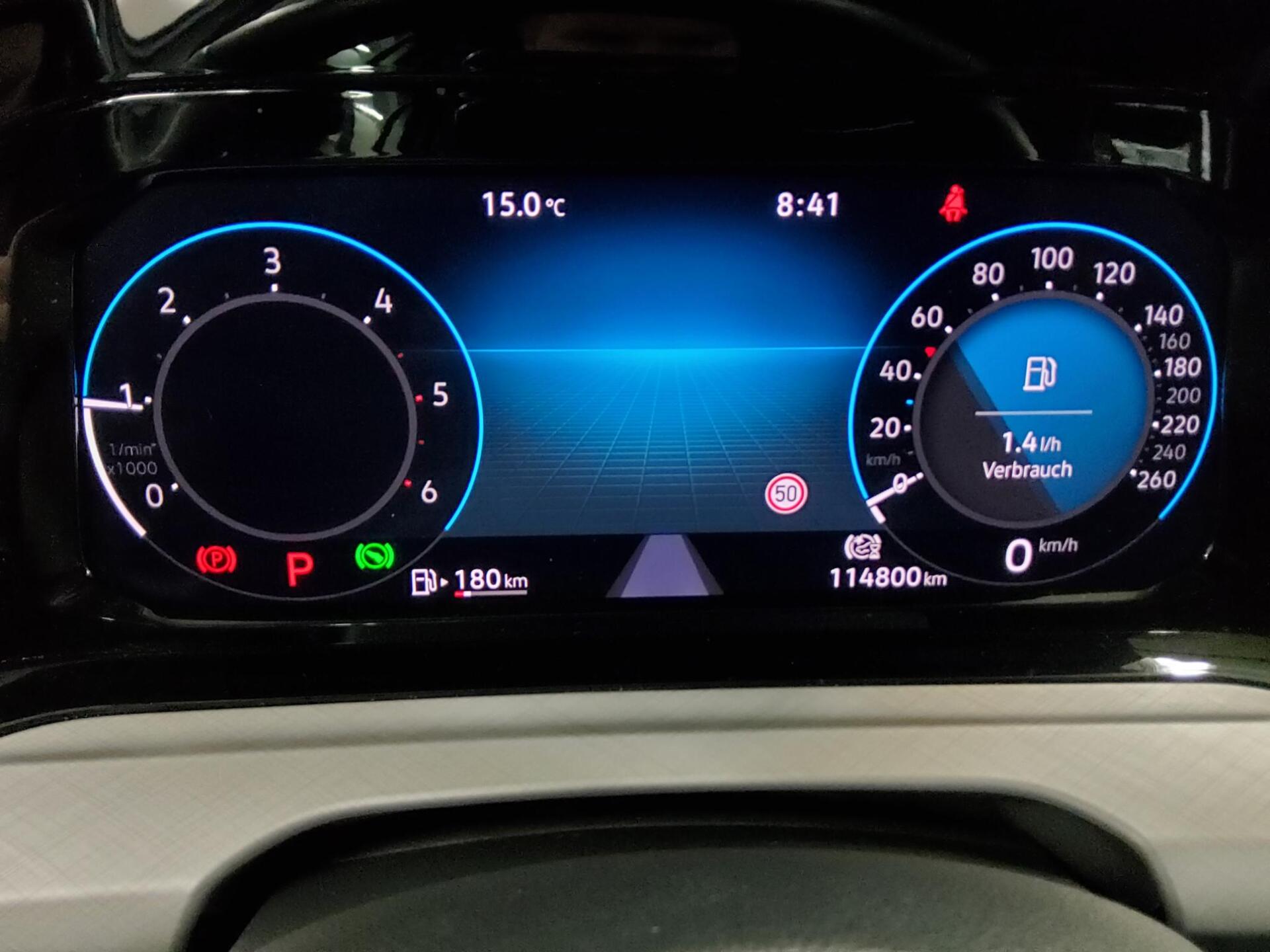 Volkswagen Golf-8 Var. 2.0 TDI Life Navi LED AID ACC PDC 8