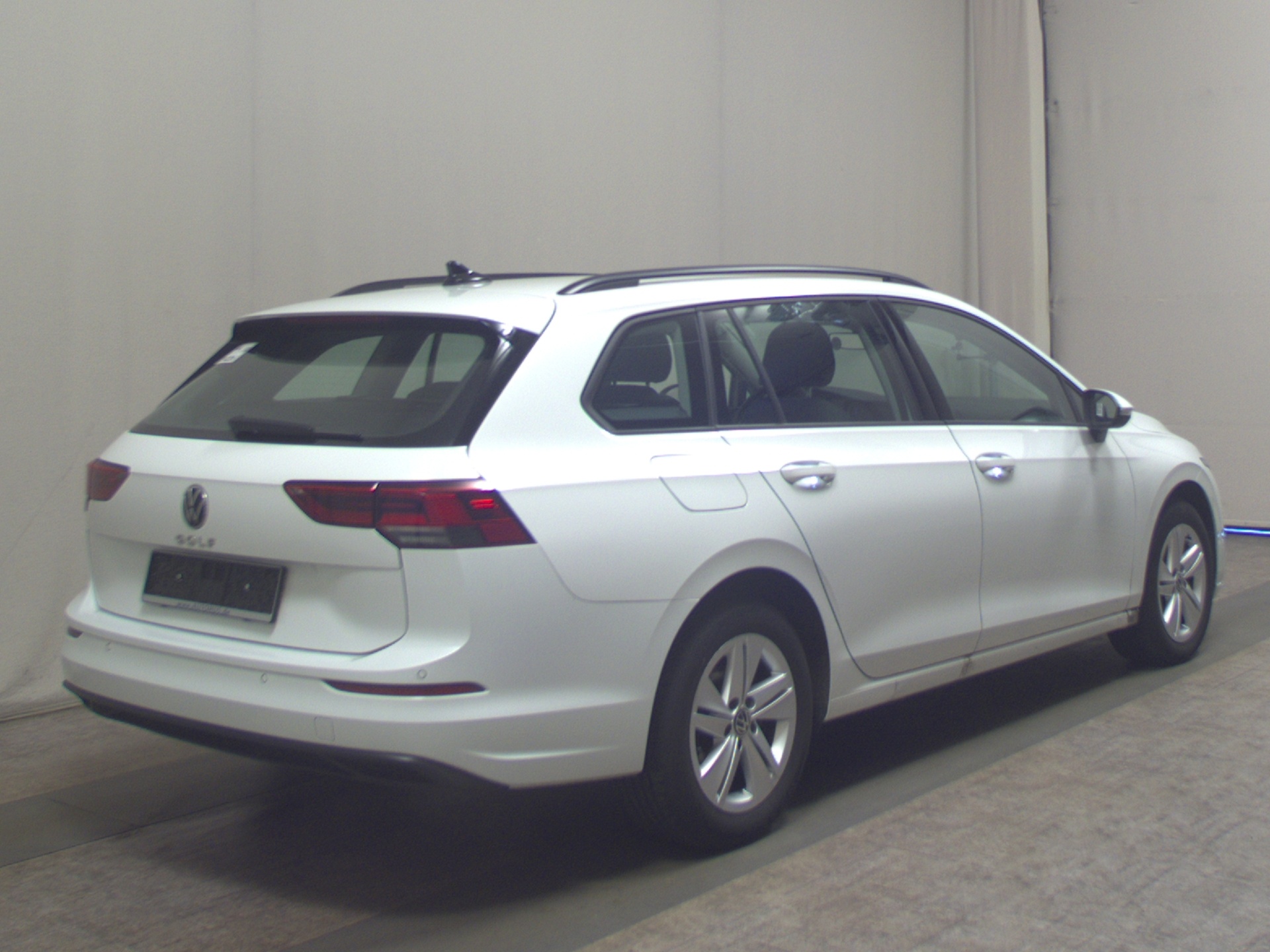 Volkswagen Golf-8 Var. 2.0 TDI Life Navi LED AID ACC PDC 4