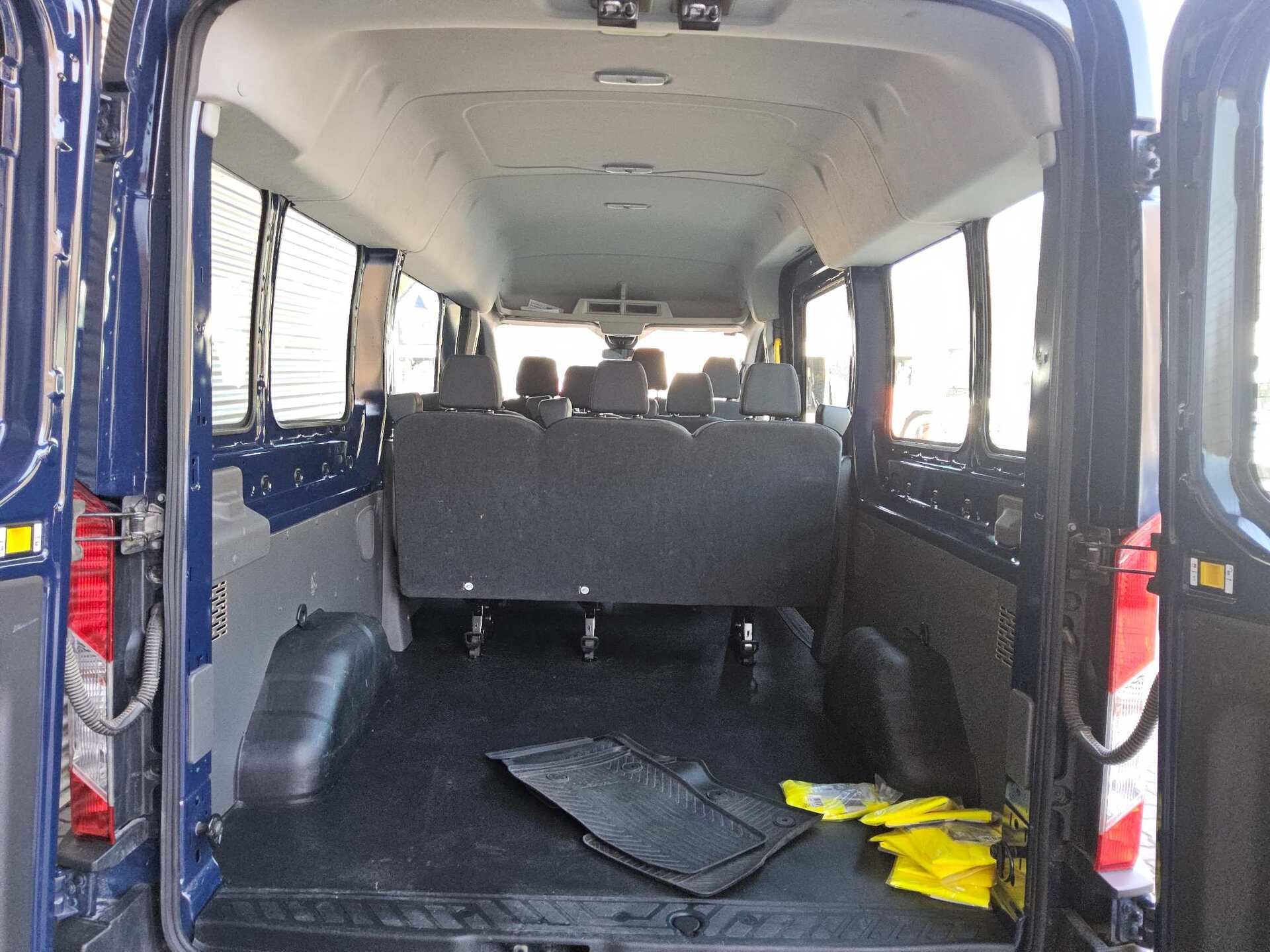 Ford Transit 2.0 TDCi Trend L3H2 9-Sitzer Navi StHzg 11