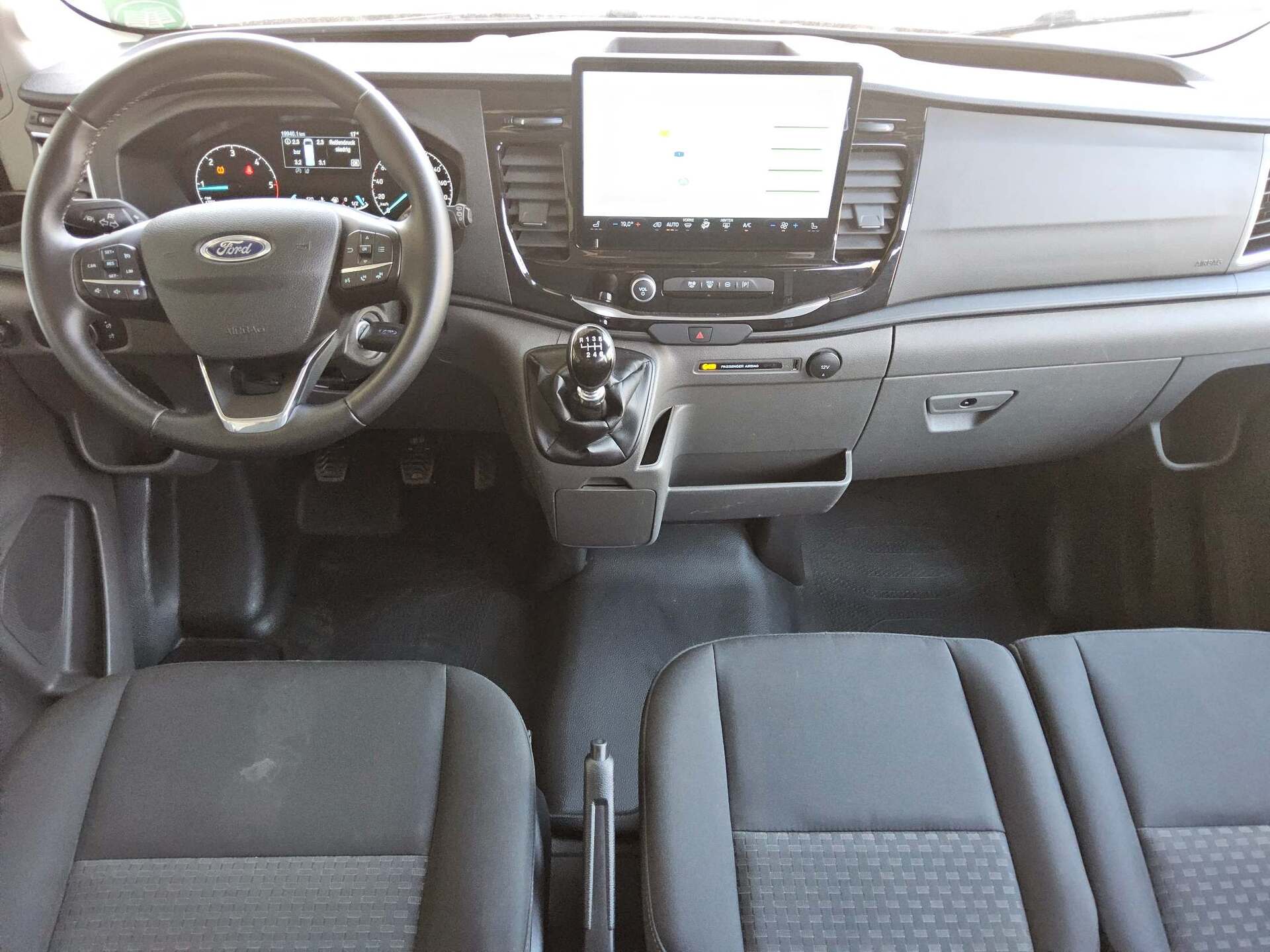 Ford Transit 2.0 TDCi Trend L3H2 9-Sitzer Navi StHzg 5