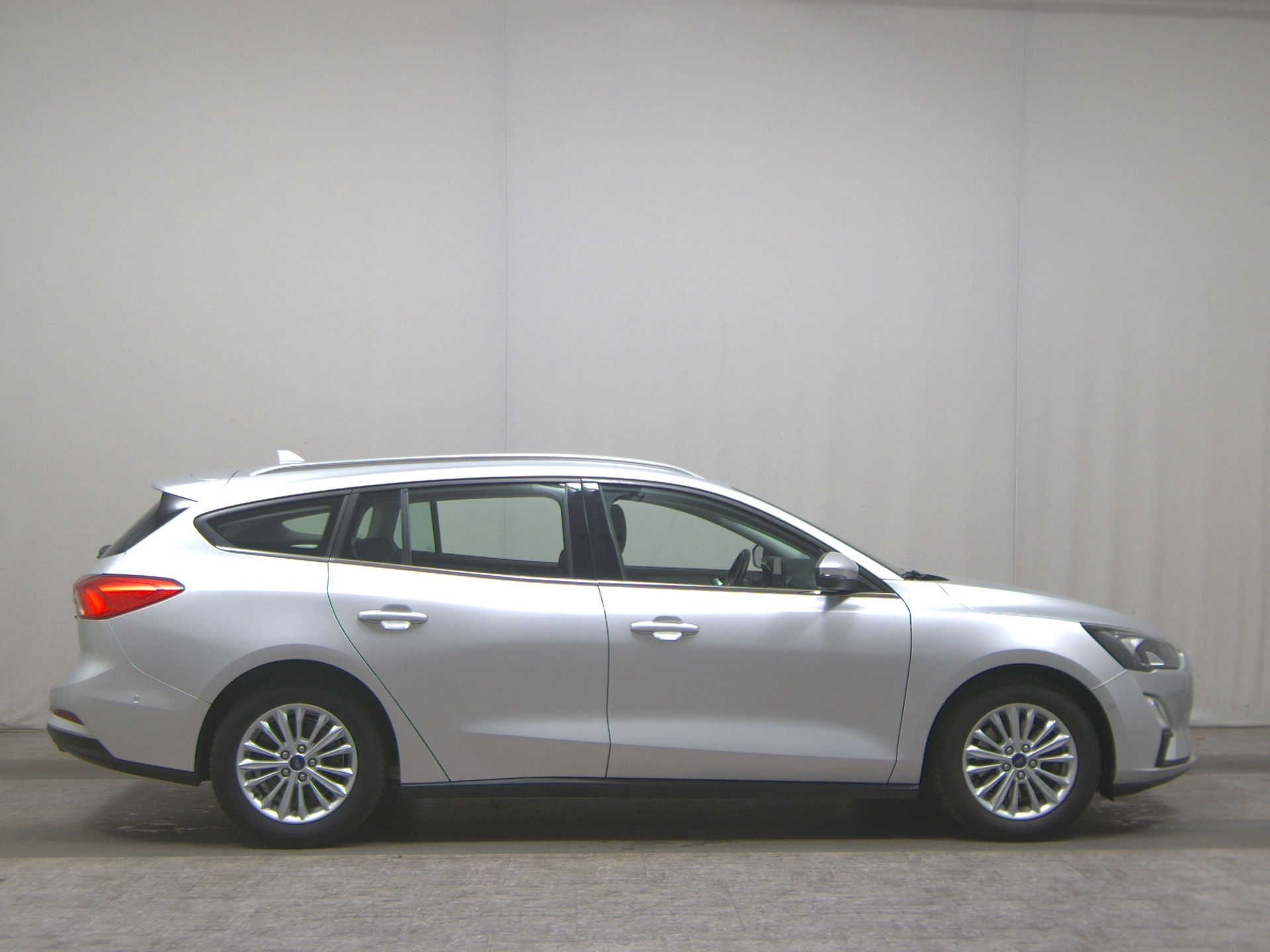 Ford Focus Turnier 1.0 EB Titanium Navi LED RFK