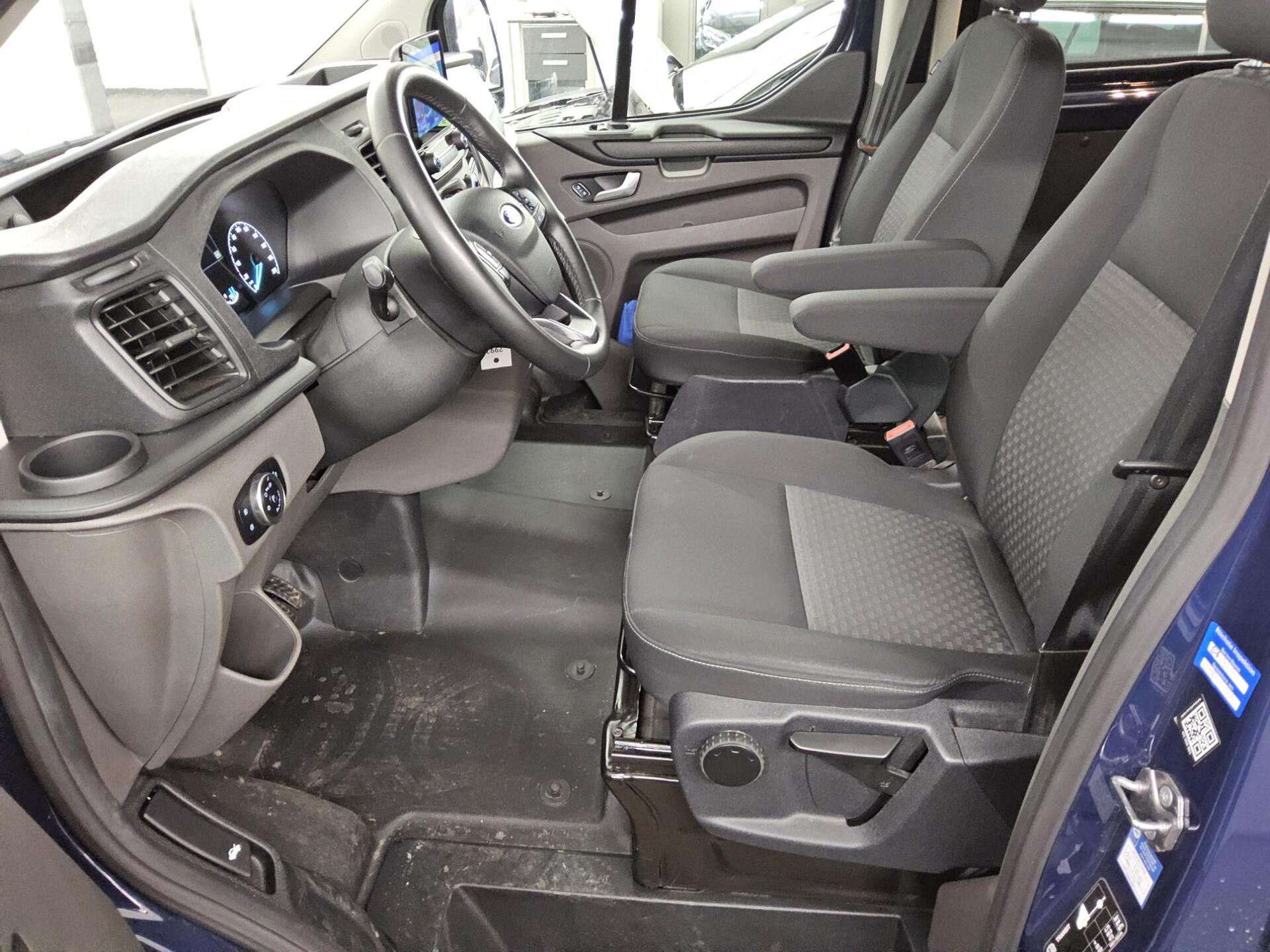 Ford Transit Custom 2.0 EB Trend L2 8-Sitze Navi PDC 8