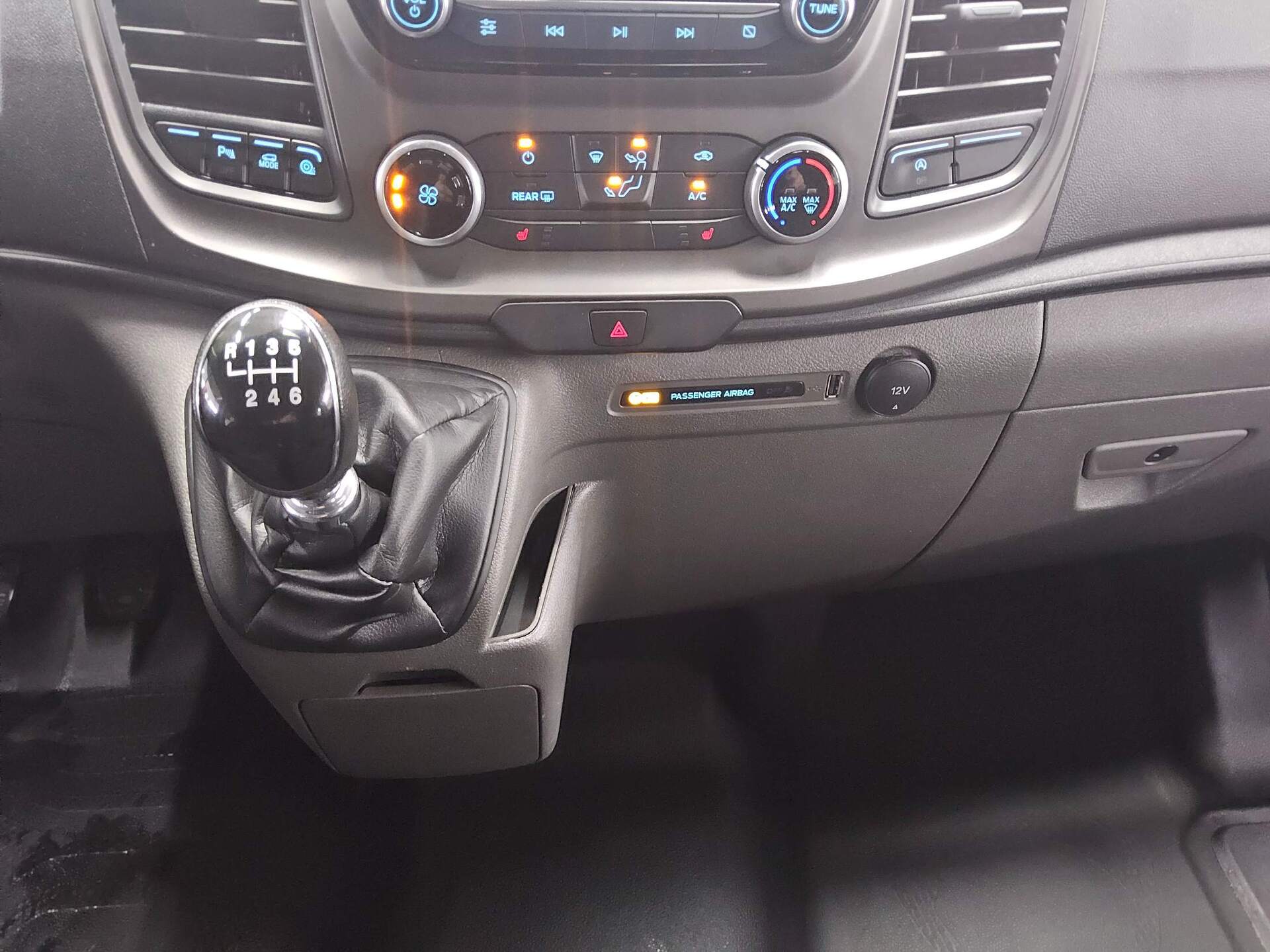 Ford Transit Custom 2.0 EB Trend L2H1 8-Sitze Navi 6