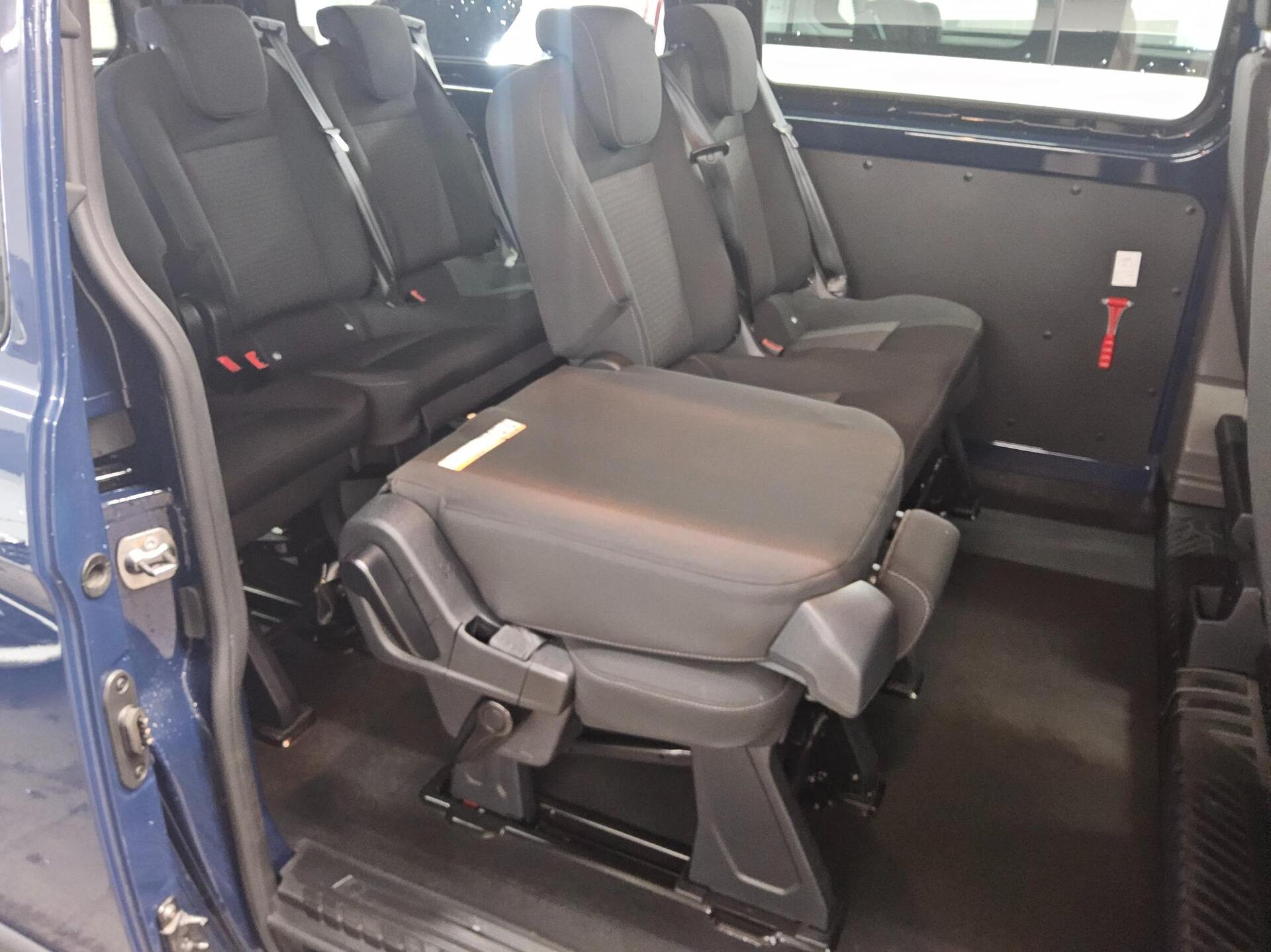 Ford Transit Custom 2.0 EB Trend L2H1 8-Sitze Navi 13