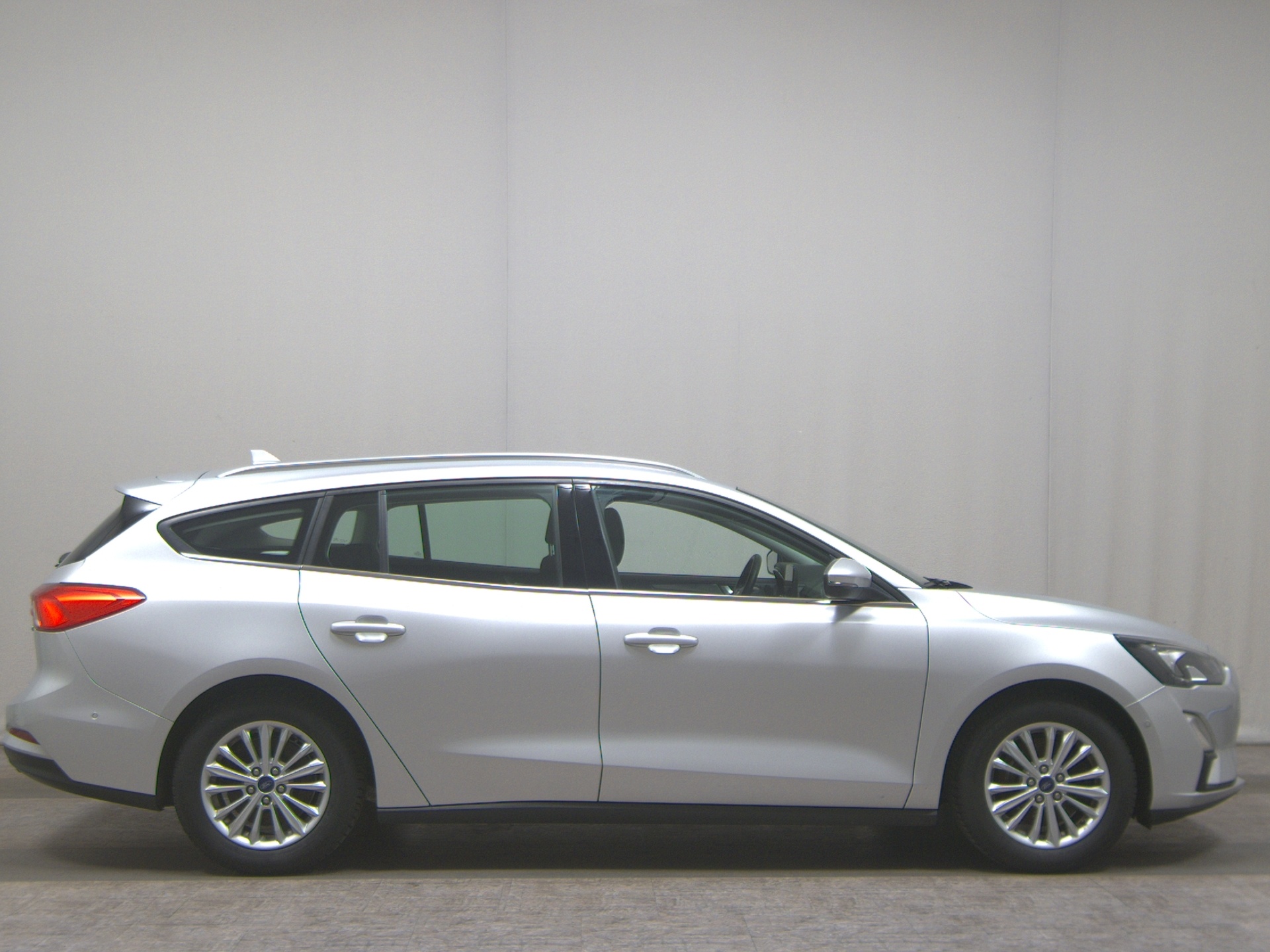 Ford Focus Turnier 1.0 EB Titanium Navi LED RFK