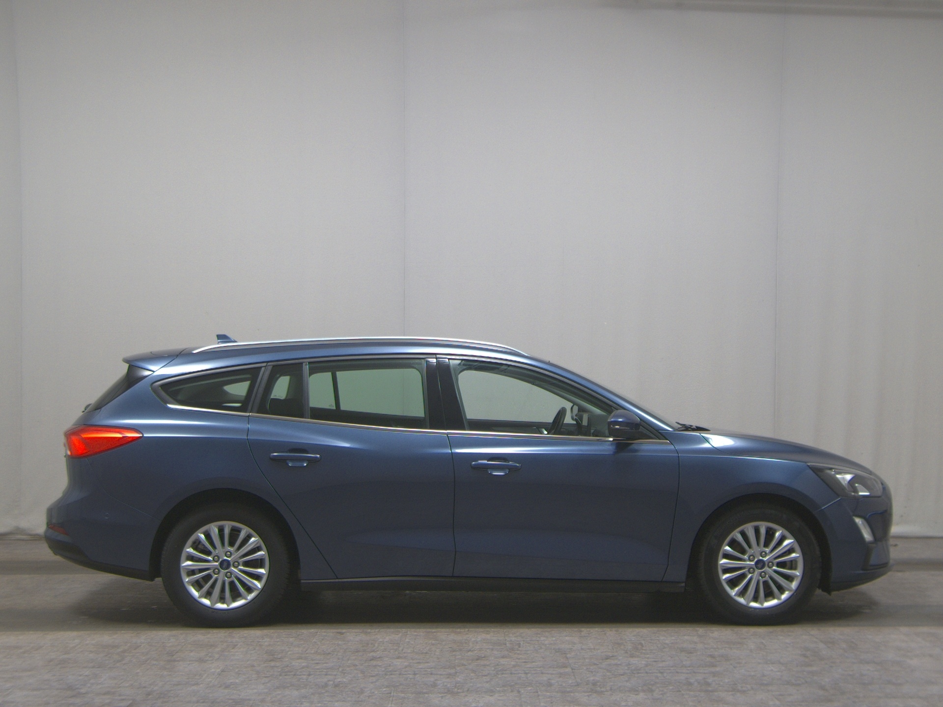 Ford Focus Turnier 1.0 EB Titanium Navi LED RFK