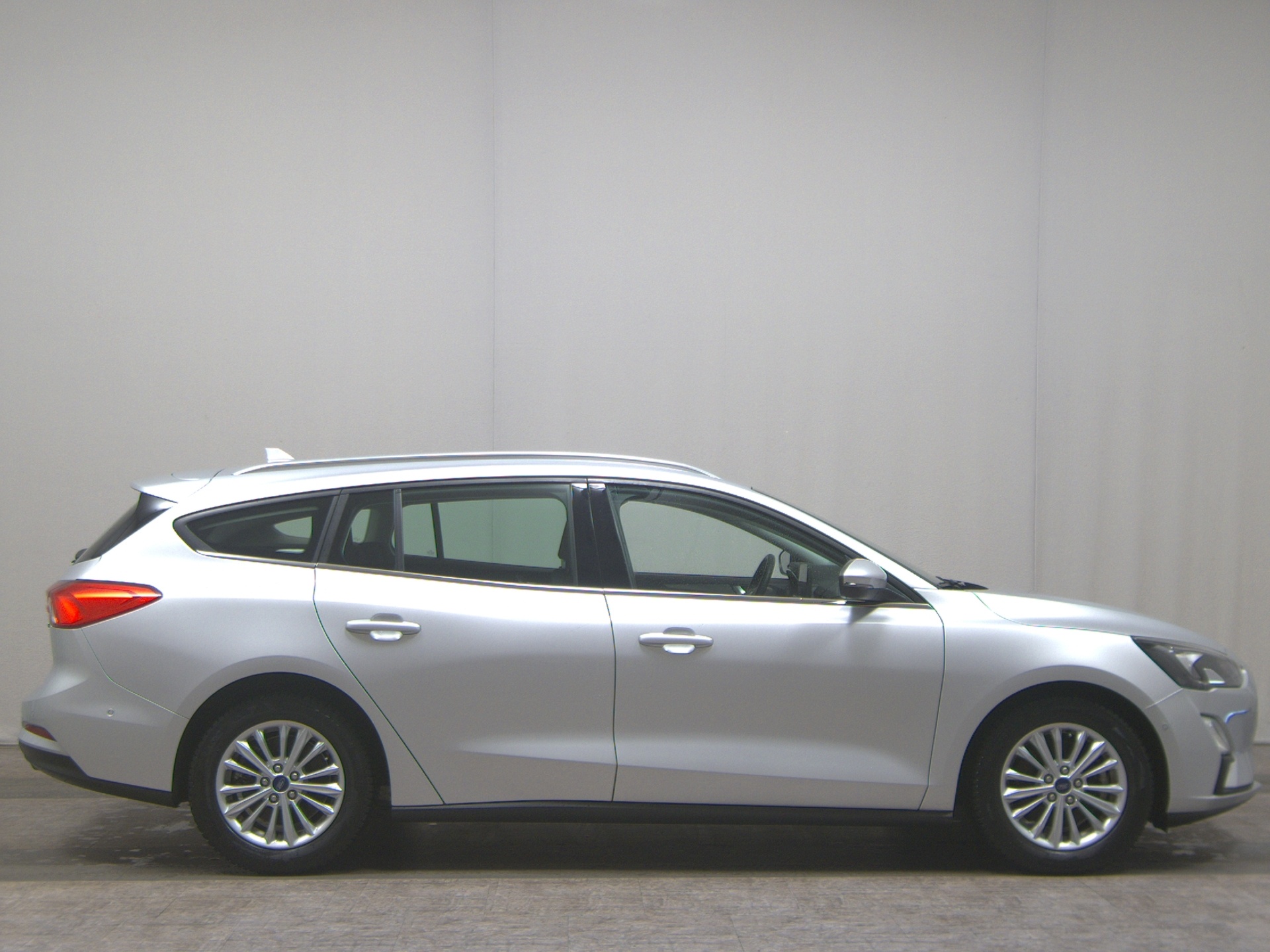 Ford Focus Turnier 1.0 EB Titanium Navi LED RFK Shz