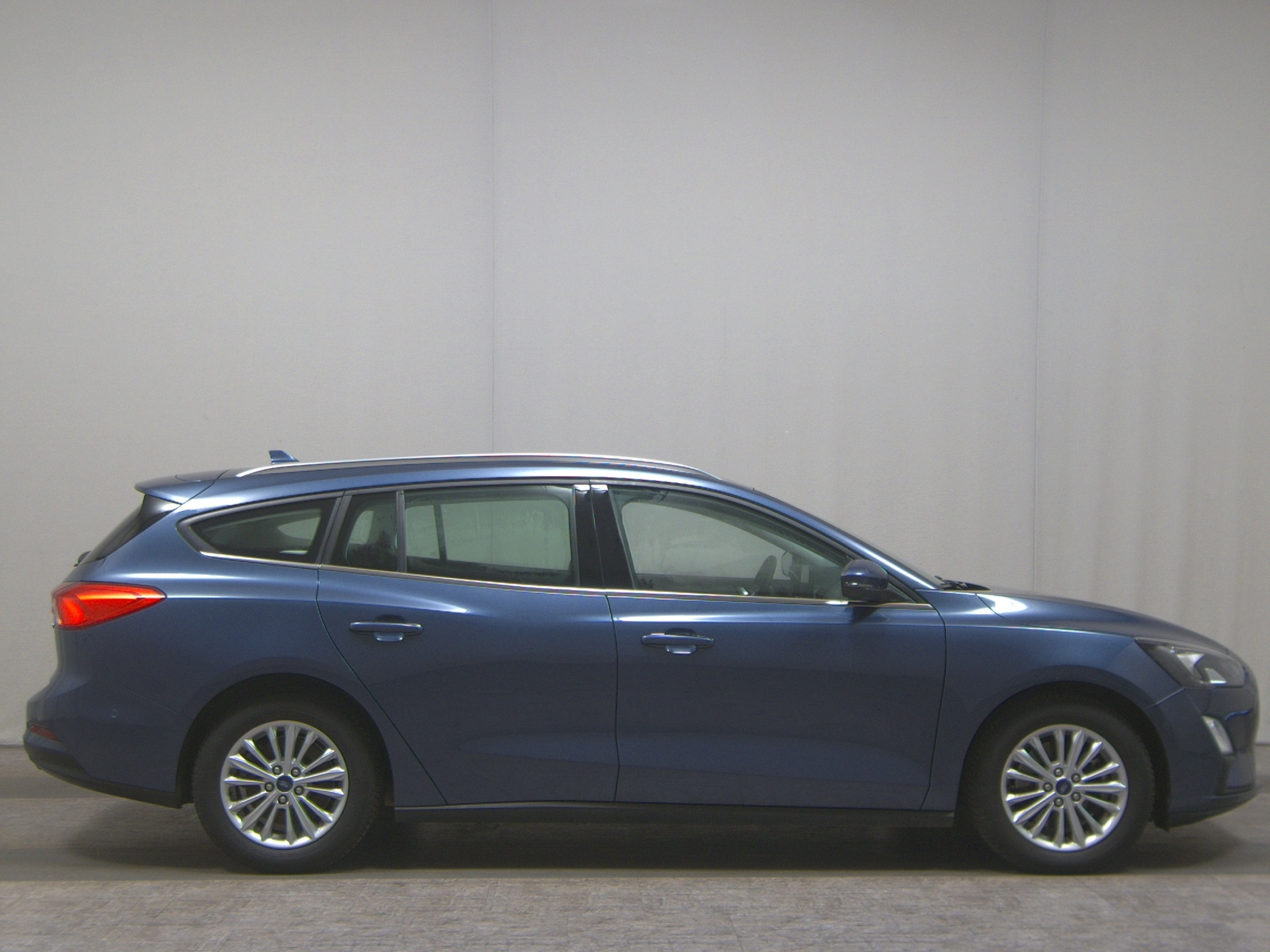 Ford Focus Turnier 1.0 EB Titanium Navi LED RFK