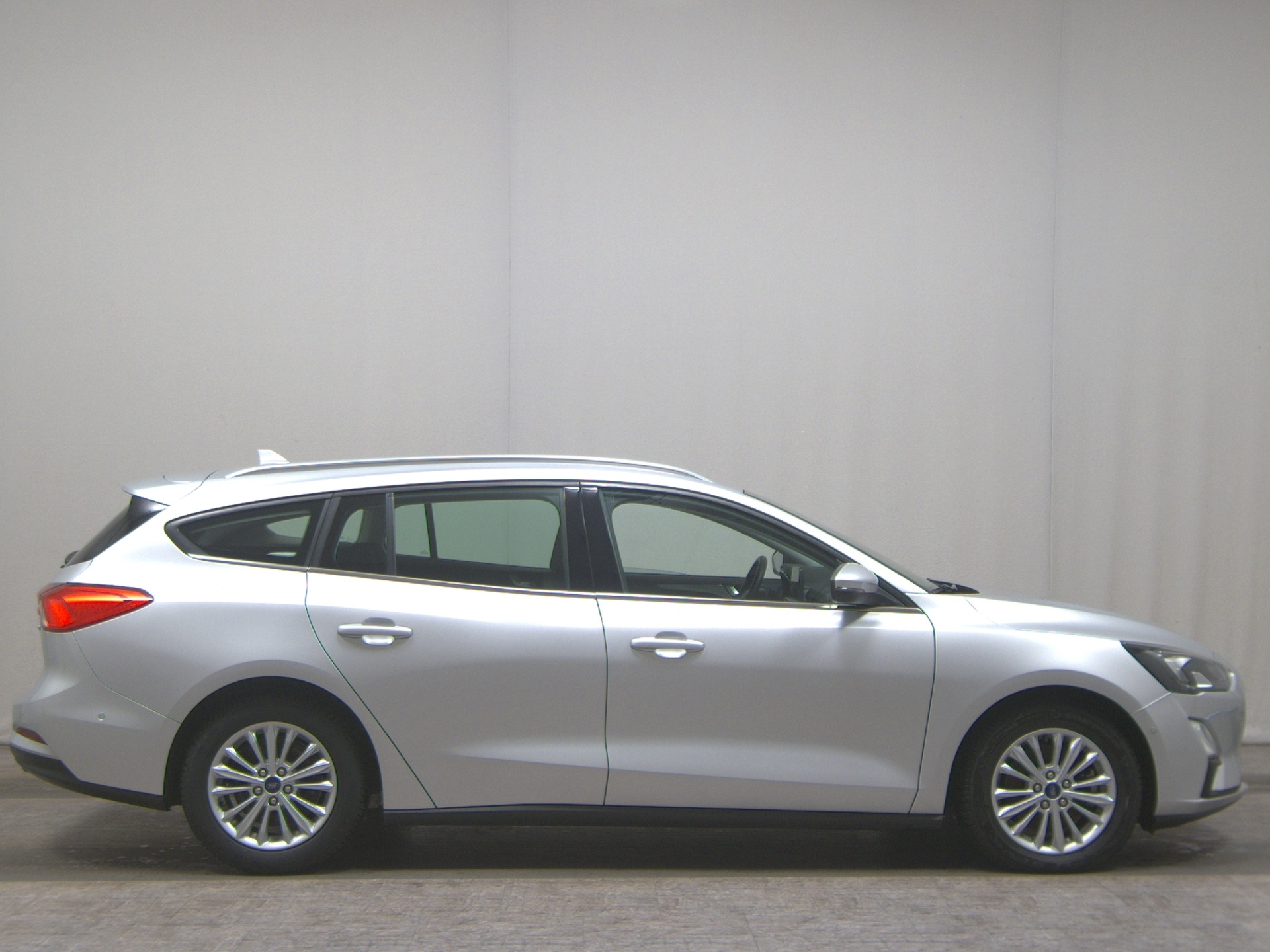Ford Focus Turnier 1.0 EB Titanium Navi LED RFK PDC