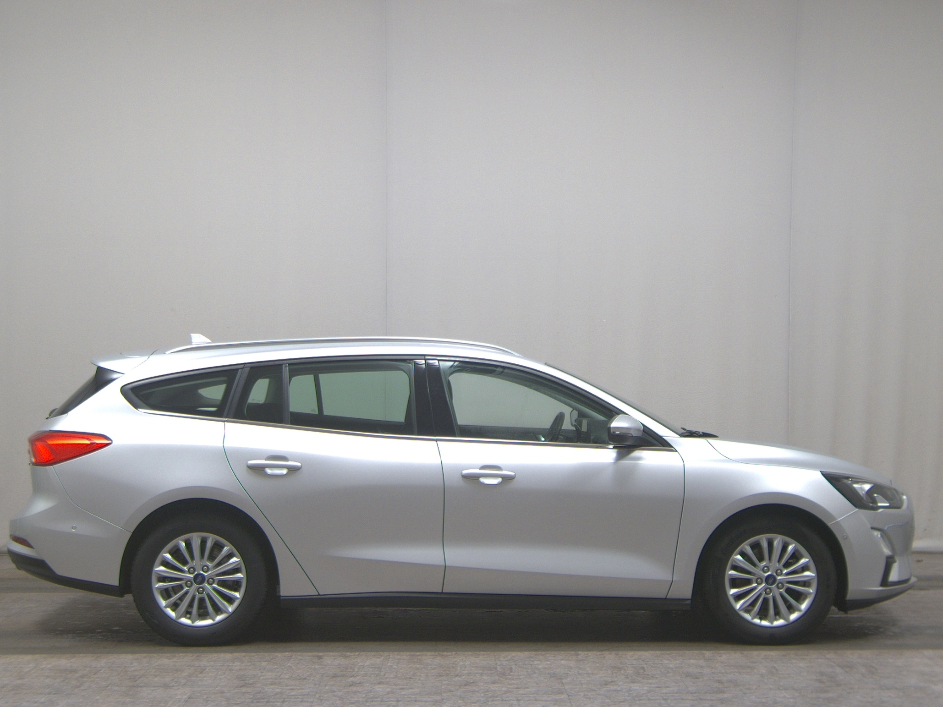 Ford Focus Turnier 1.0 EB Titanium Navi LED RFK PDC
