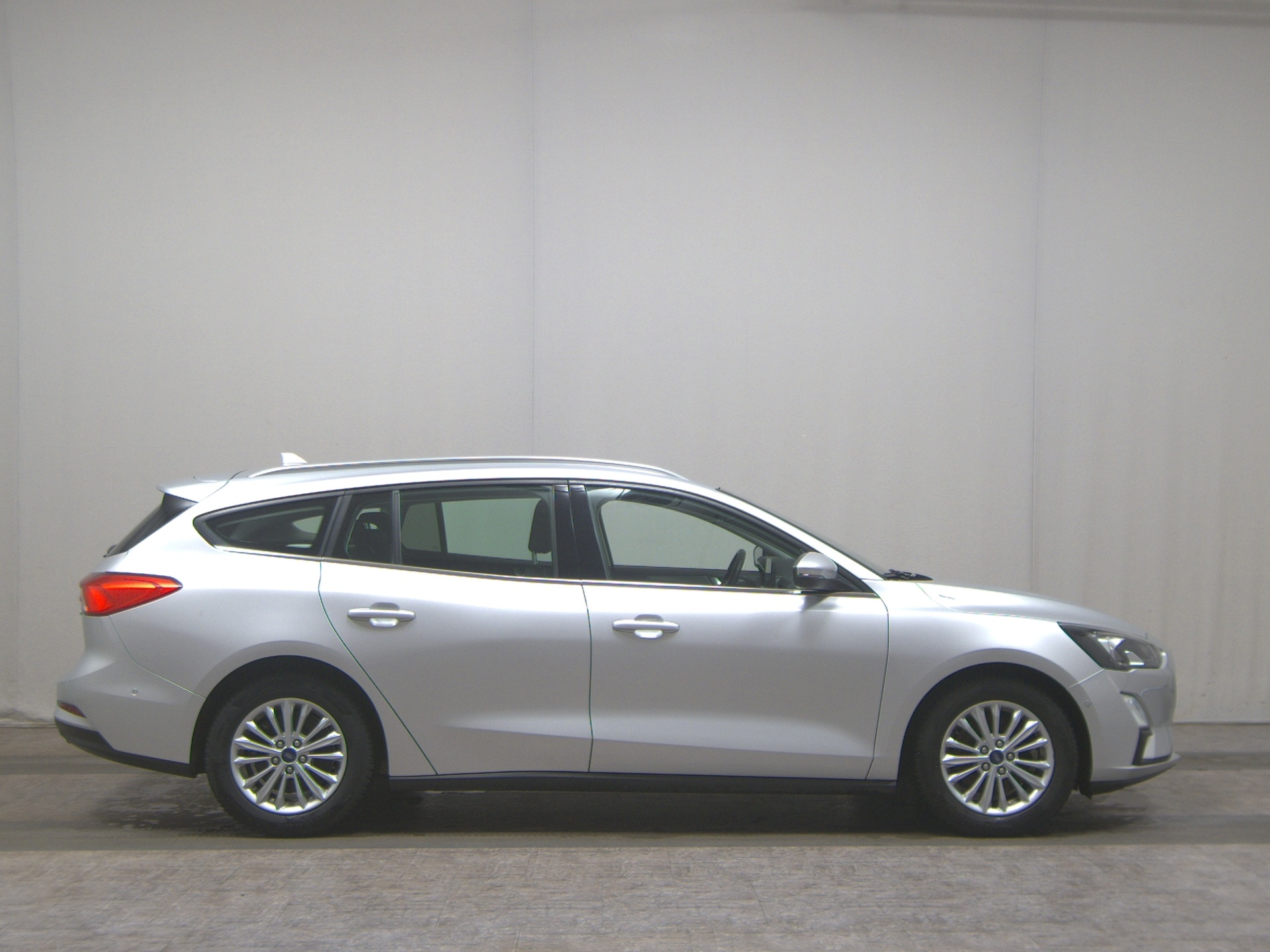 Ford Focus Turnier 1.0 EB Titanium Navi LED RfK Shz