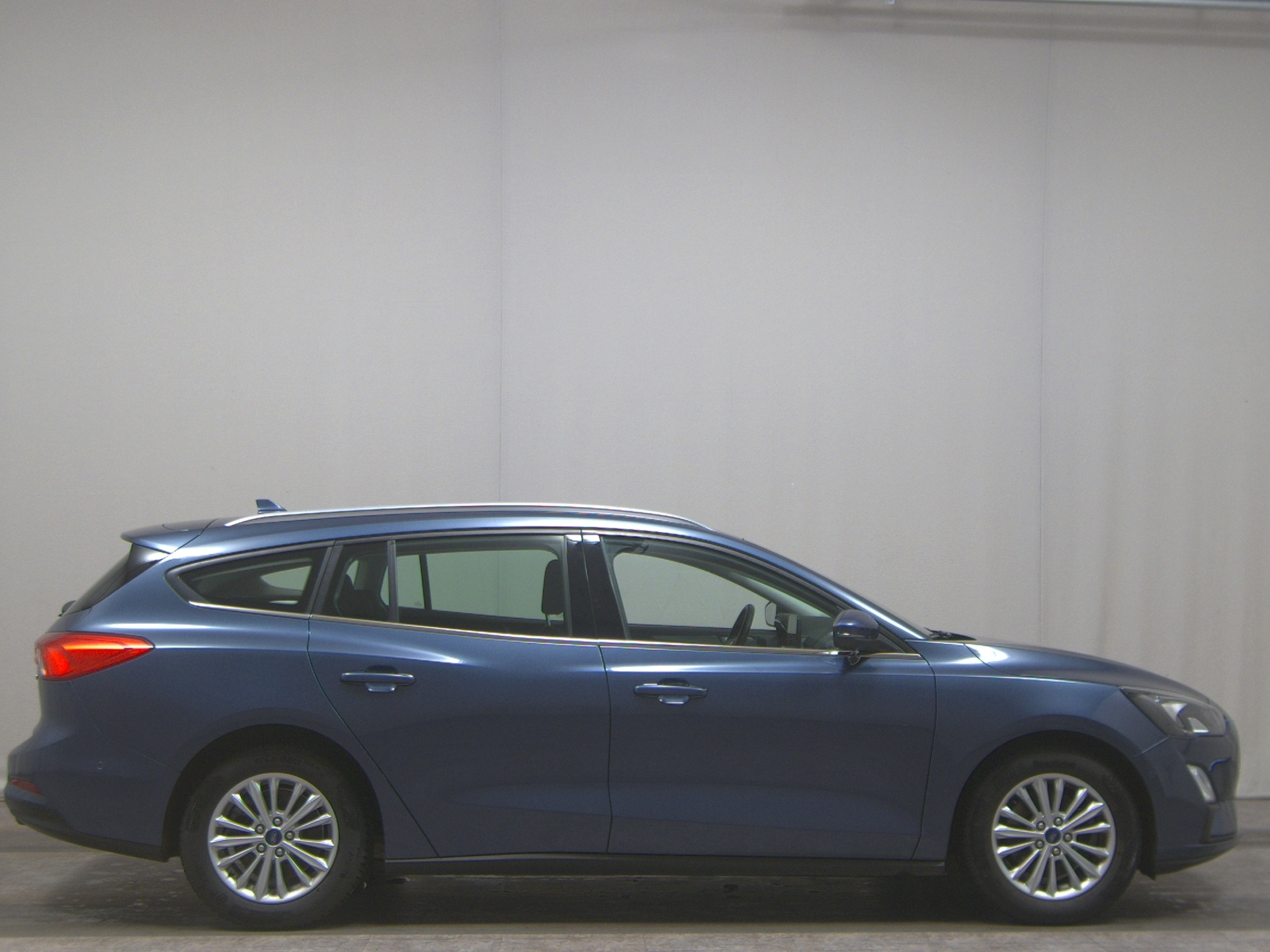 Ford Focus Turnier 1.0 EB Titanium Navi LED RFK