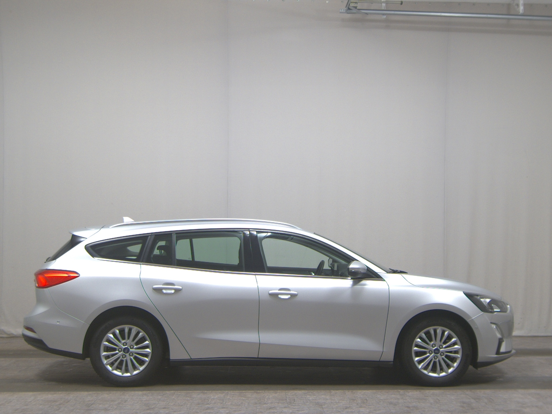 Ford Focus Turnier 1.0 EB Titanium Navi LED RFK