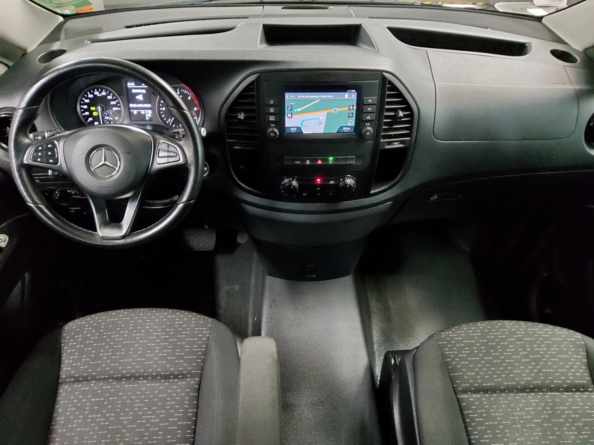 Mercedes-Benz Vito CDI Tourer Pro extralang 8-Sitze Navi RFK 5