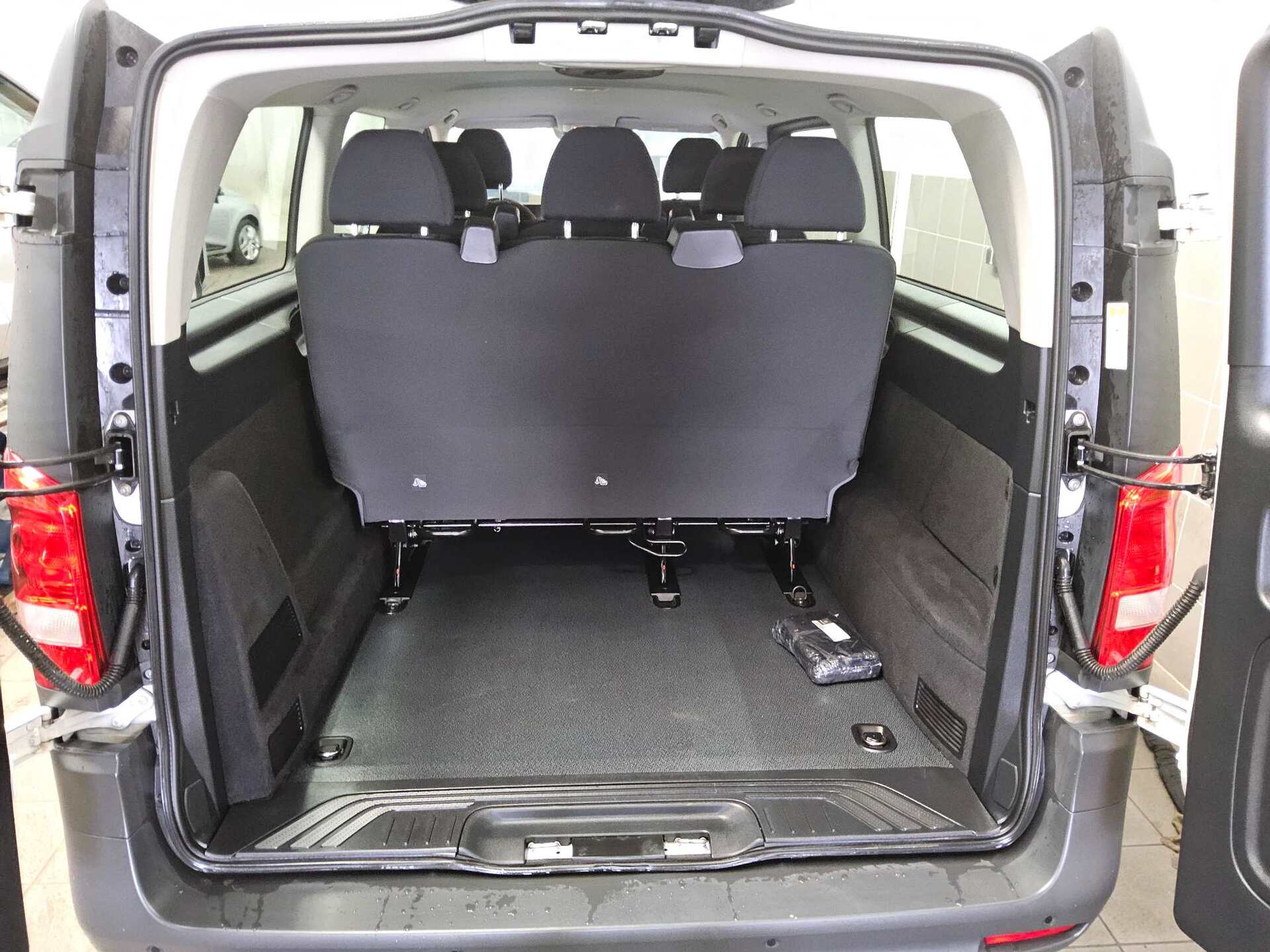 Mercedes-Benz Vito CDI Tourer Pro extralang 8-Sitze Navi RFK 10