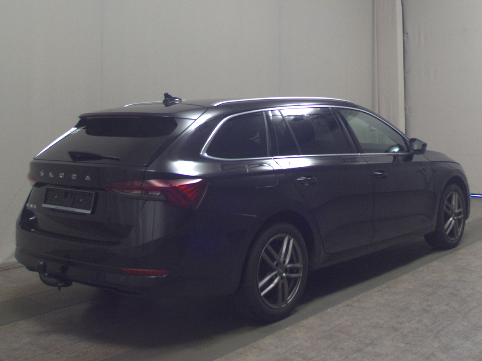 Skoda Octavia Kombi 2.0 TDI Style AHK Navi RfK LED 4