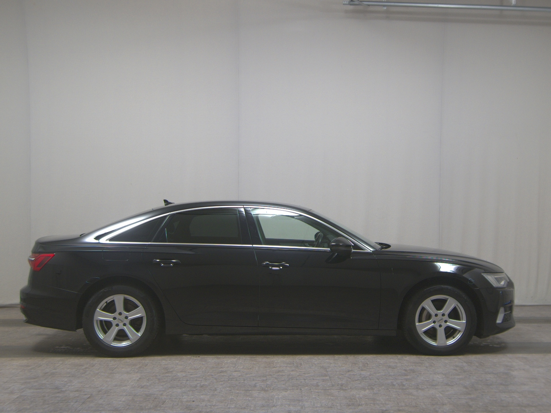 Audi A6 40 TDI sport Navi LED AHK Kamera Shz PDC