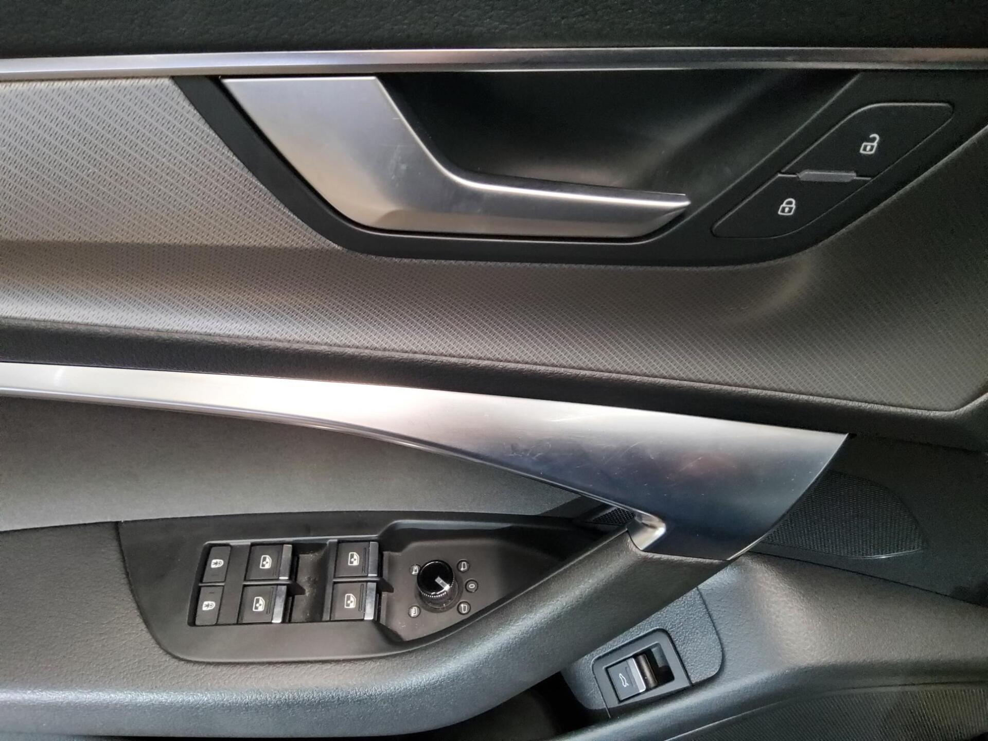 Audi A6 40 TDI sport Navi LED AHK Kamera Shz PDC 9