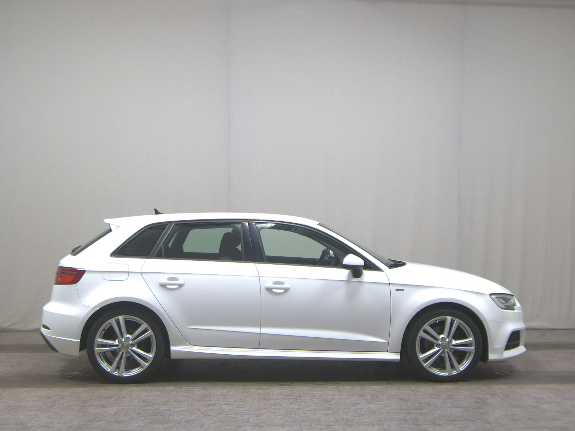 Audi A3 Sportback 35 TDI S-Line Ext. Navi LED ACC