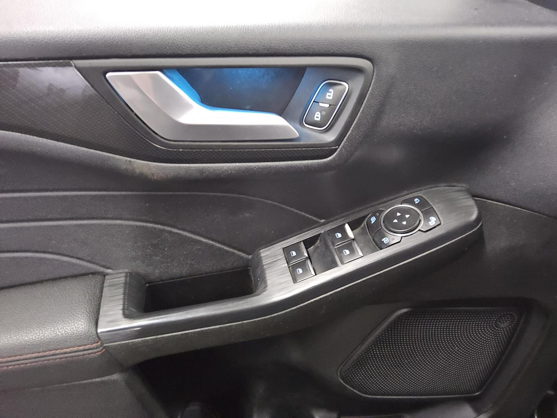 Ford Kuga 2.5 Duratec ST-Line Navi LED ACC RfK AHK 10