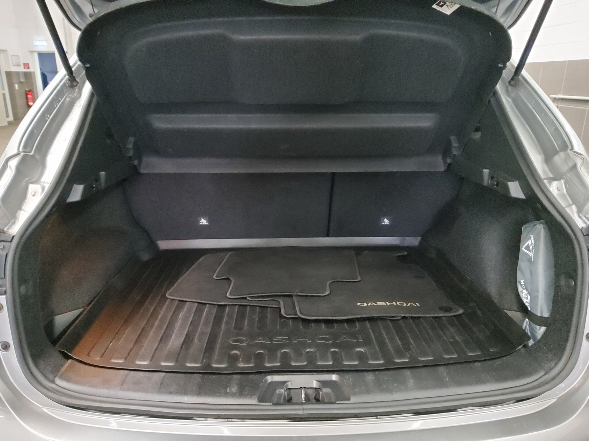 Nissan Qashqai 1.3 DIG-T Leder Navi LED Kamera AHK 11