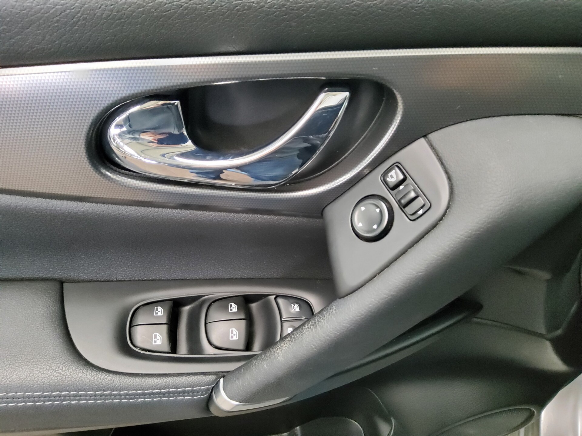 Nissan Qashqai 1.3 DIG-T Leder Navi LED Kamera AHK 9