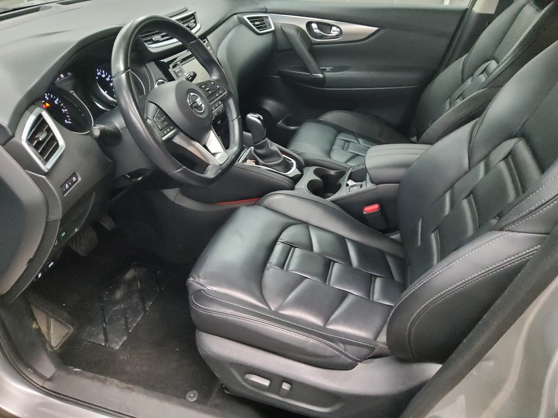 Nissan Qashqai 1.3 DIG-T Leder Navi LED Kamera AHK 8