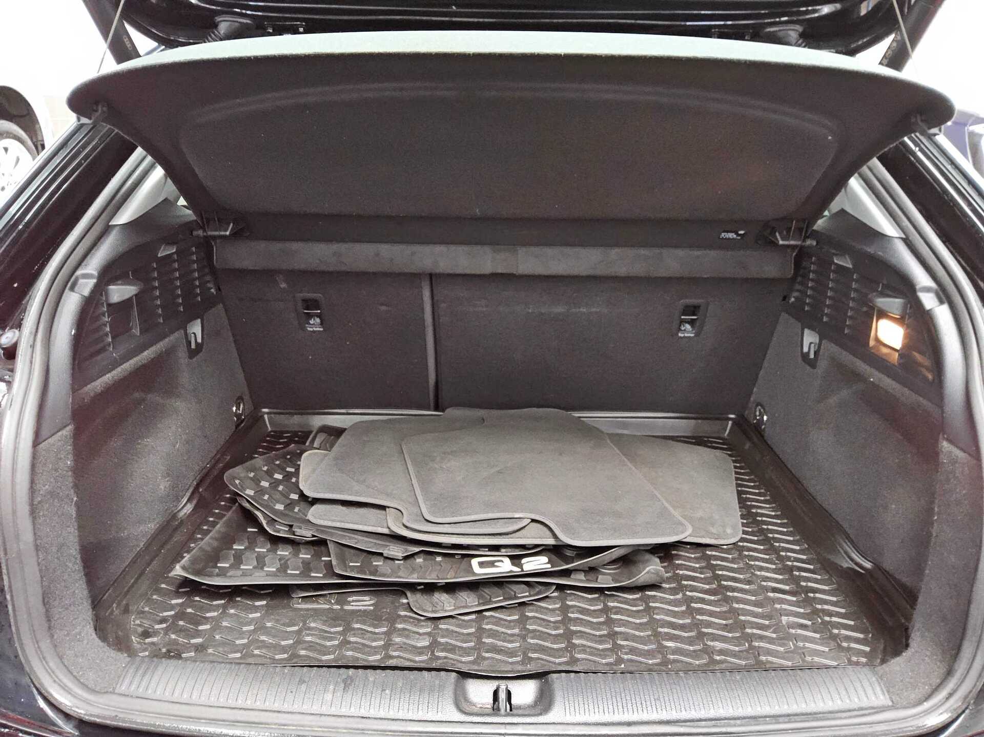 Audi Q2 35 TFSI advanced Navi Matrix vc RfK ACC PDC 11