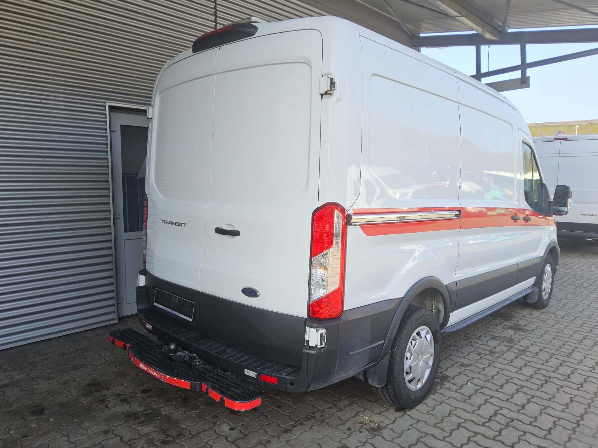 Ford Transit FT 350 2.0 TDCi Trend L2 Navi AHK StHzg 4