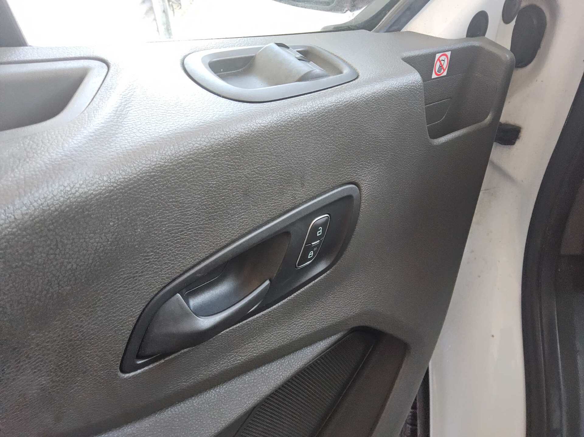 Ford Transit FT 350 2.0 TDCi Trend L2 Navi AHK StHzg 9