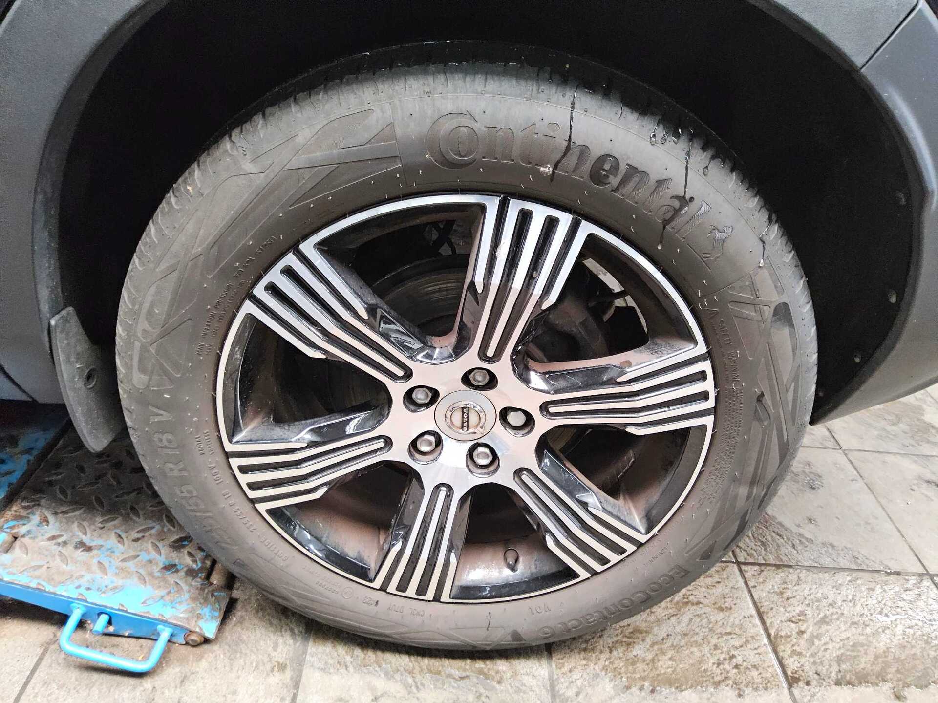 Volvo XC40 D3 Inscription Leder Navi AHK LED StandHzg 11