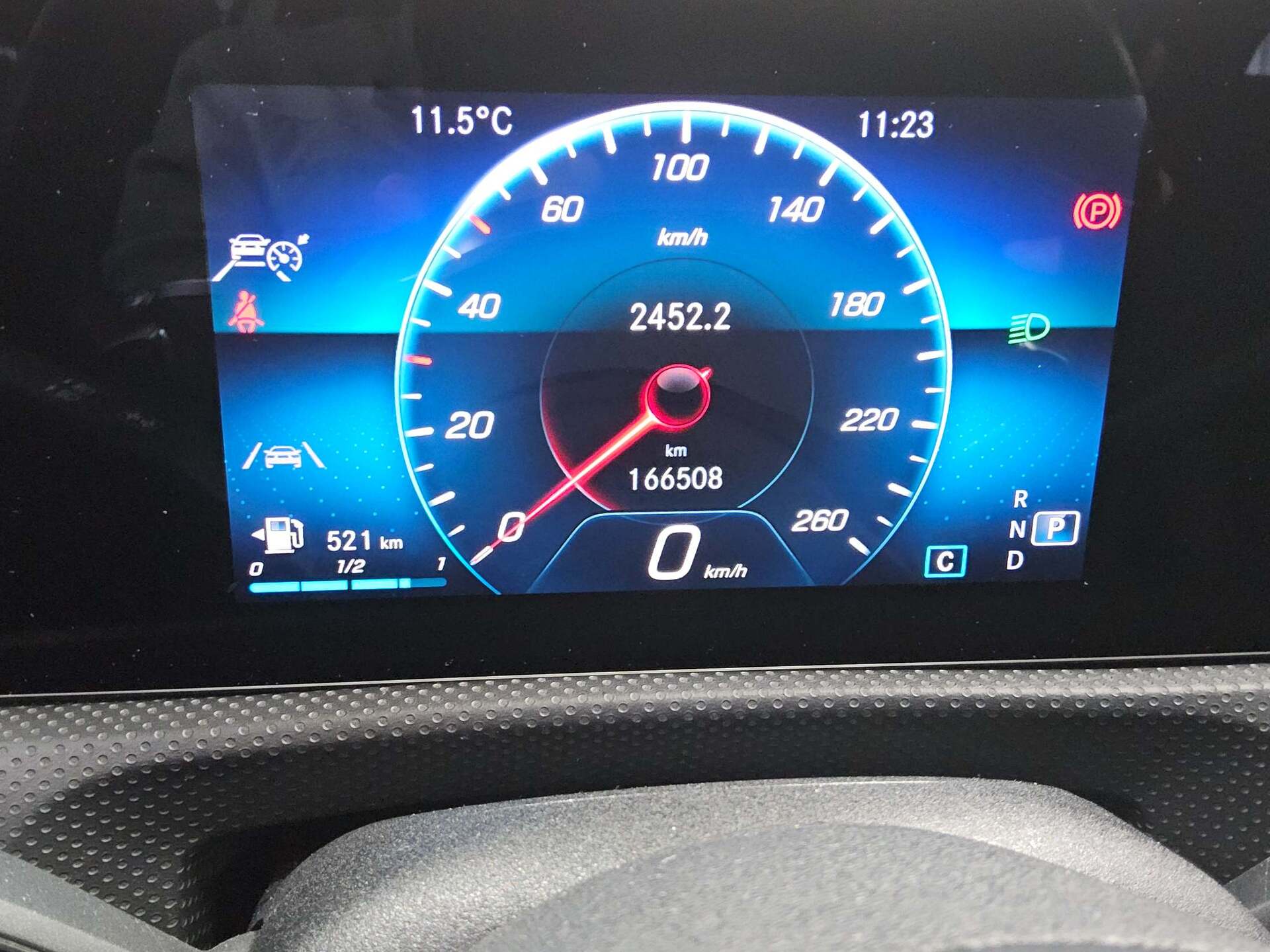 Mercedes-Benz A 200 d AMG-Line Navi LED AHK RfK Distronic+ 8