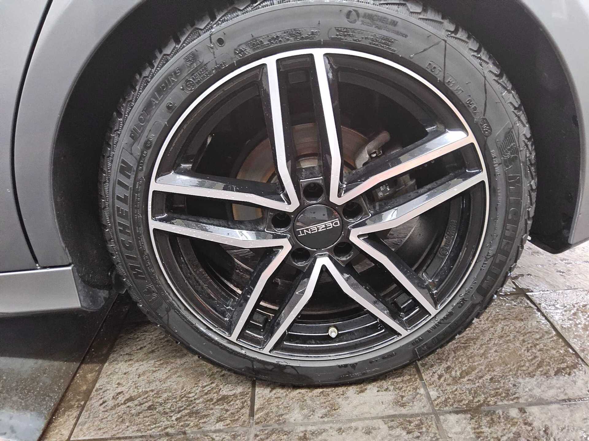 Mercedes-Benz A 200 d AMG-Line Navi LED AHK RfK Distronic+ 11