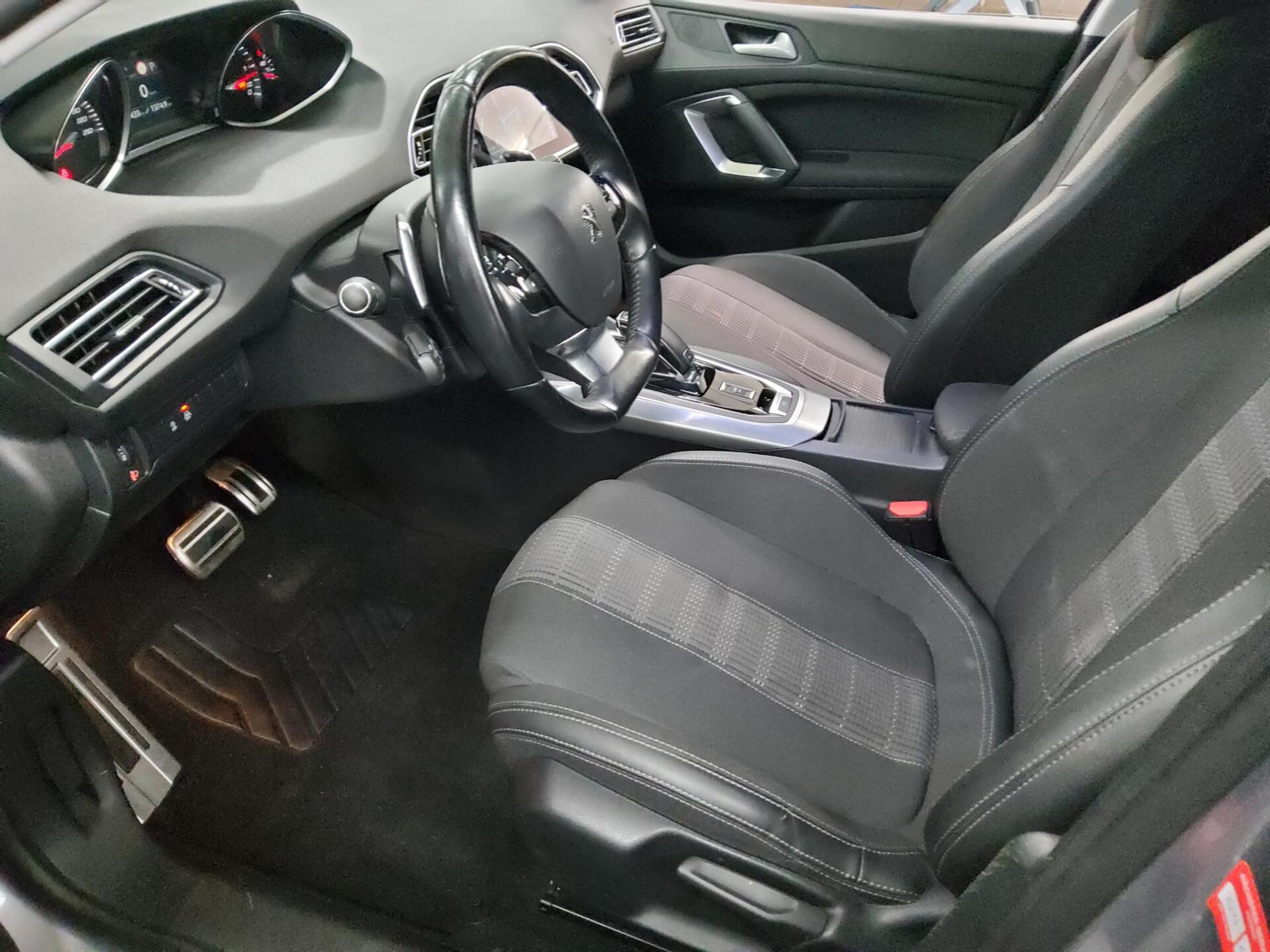 Peugeot 308 1.5 BlueHDI Allure Navi T-Leder AHK PDC SHZ 8