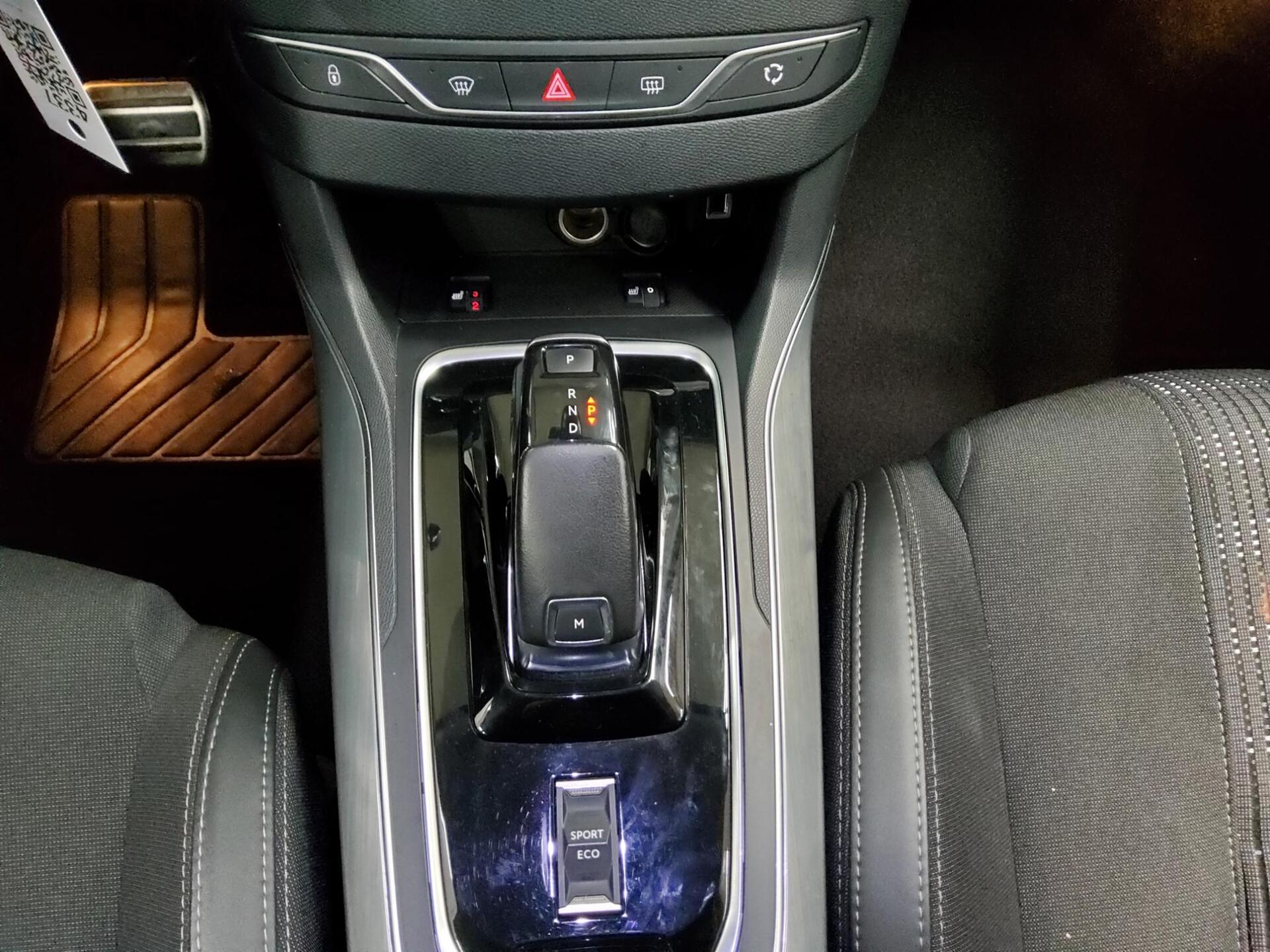 Peugeot 308 1.5 BlueHDI Allure Navi T-Leder AHK PDC SHZ 6