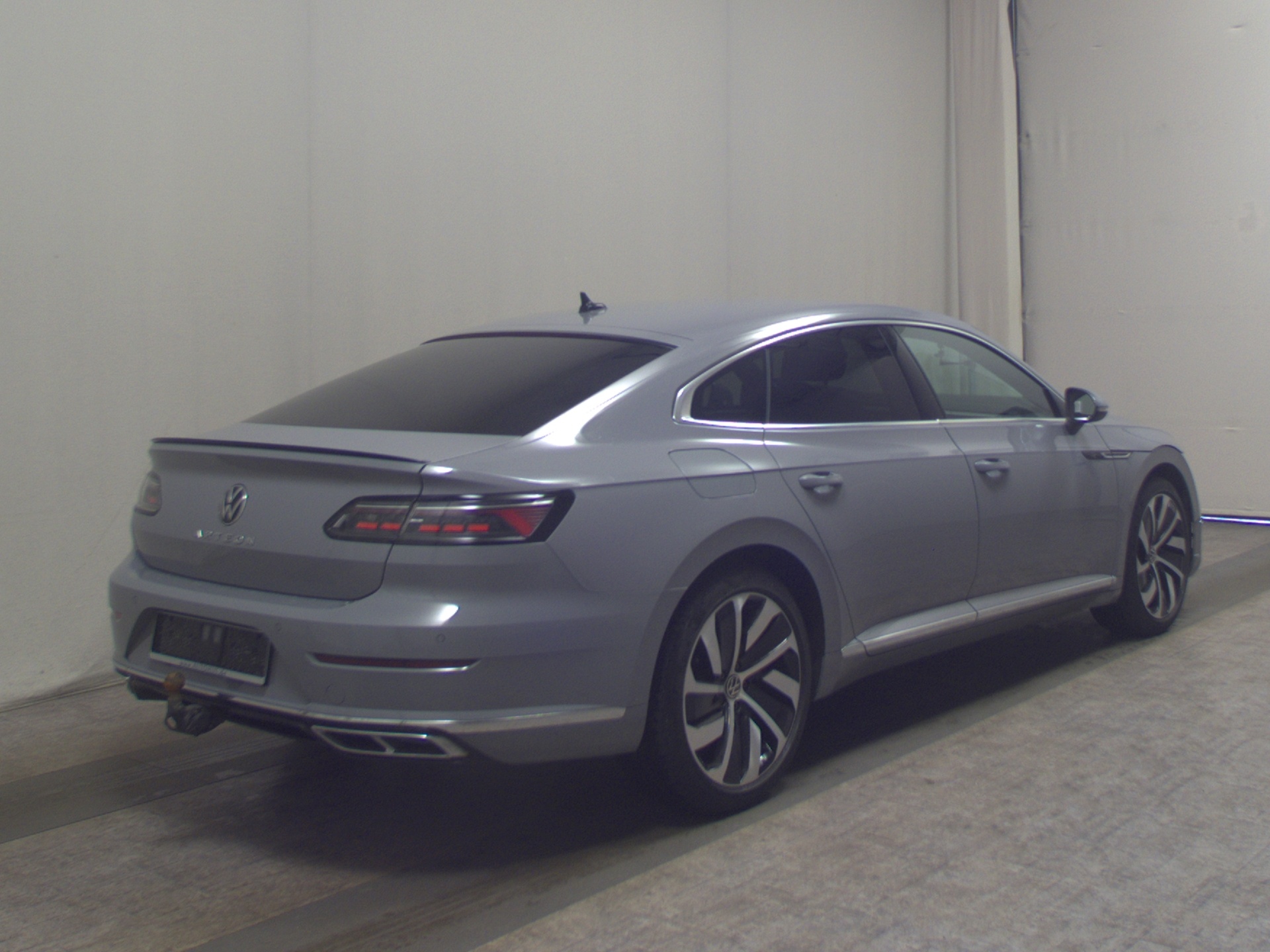 Volkswagen Arteon 2.0 TSI R-Line Navi AID AHK LED RFK 4