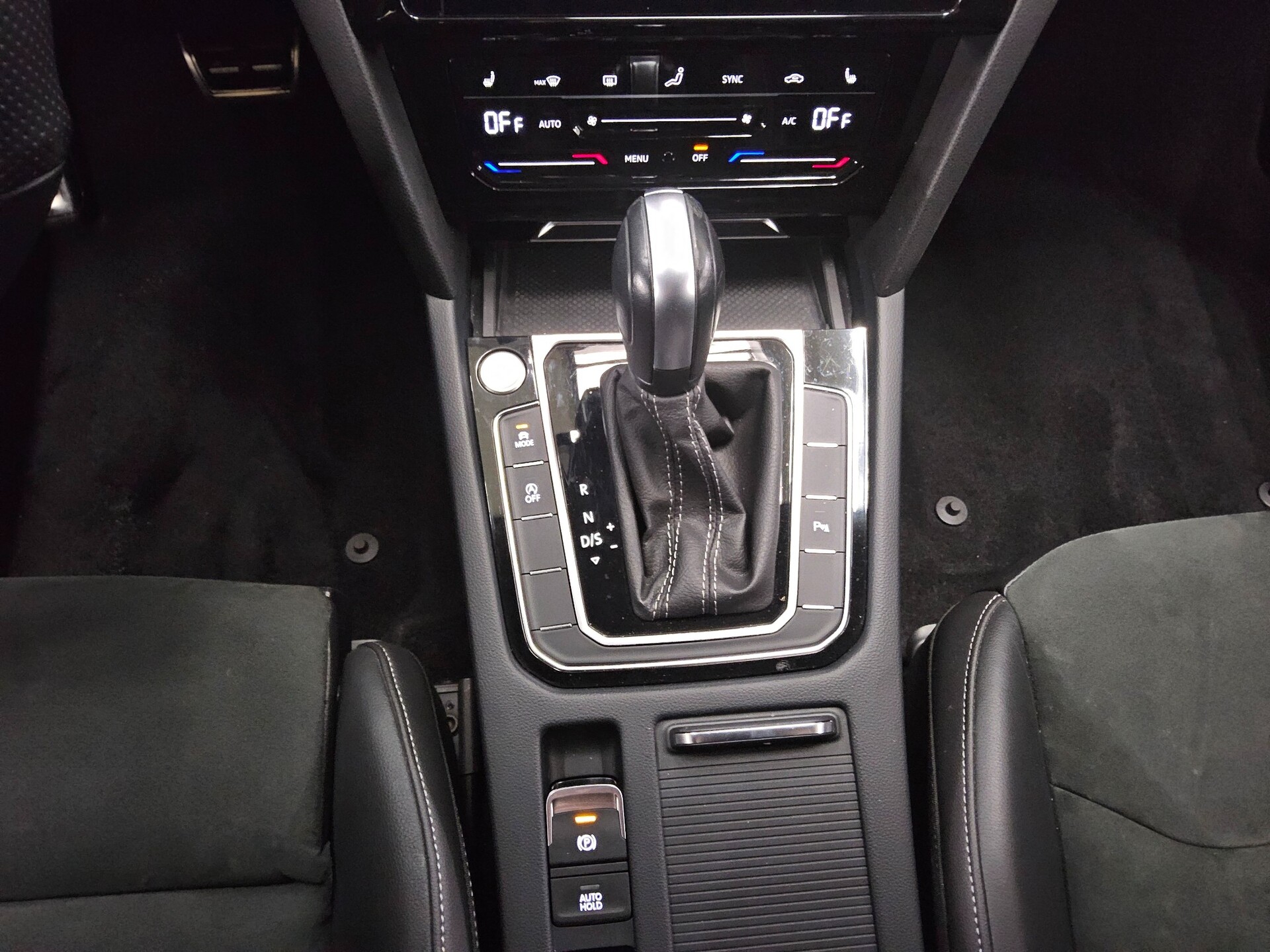 Volkswagen Arteon 2.0 TSI R-Line Navi AID AHK LED RFK 6