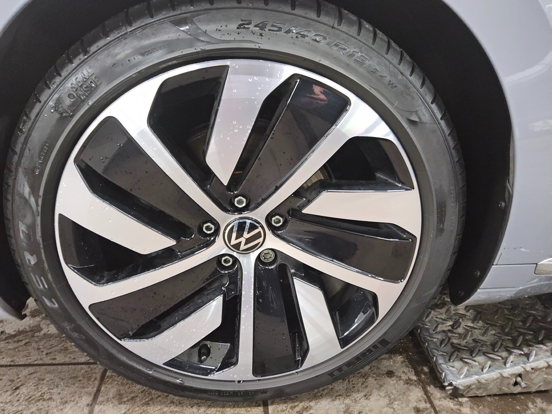 Volkswagen Arteon 2.0 TSI R-Line Navi AID AHK LED RFK 11