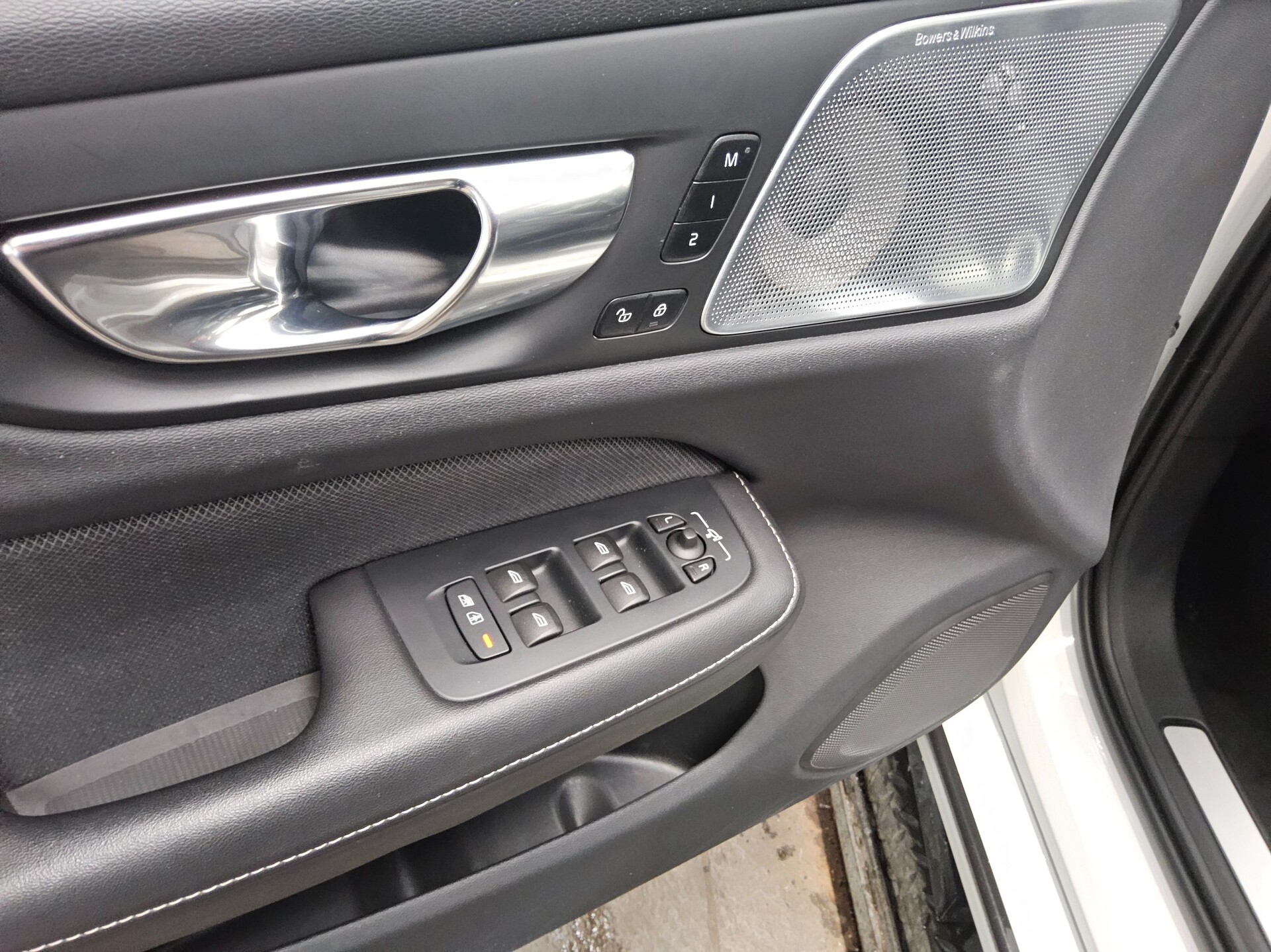 Volvo V60 T6 R-Design Navi Pano LED Sound AHK RFK 10