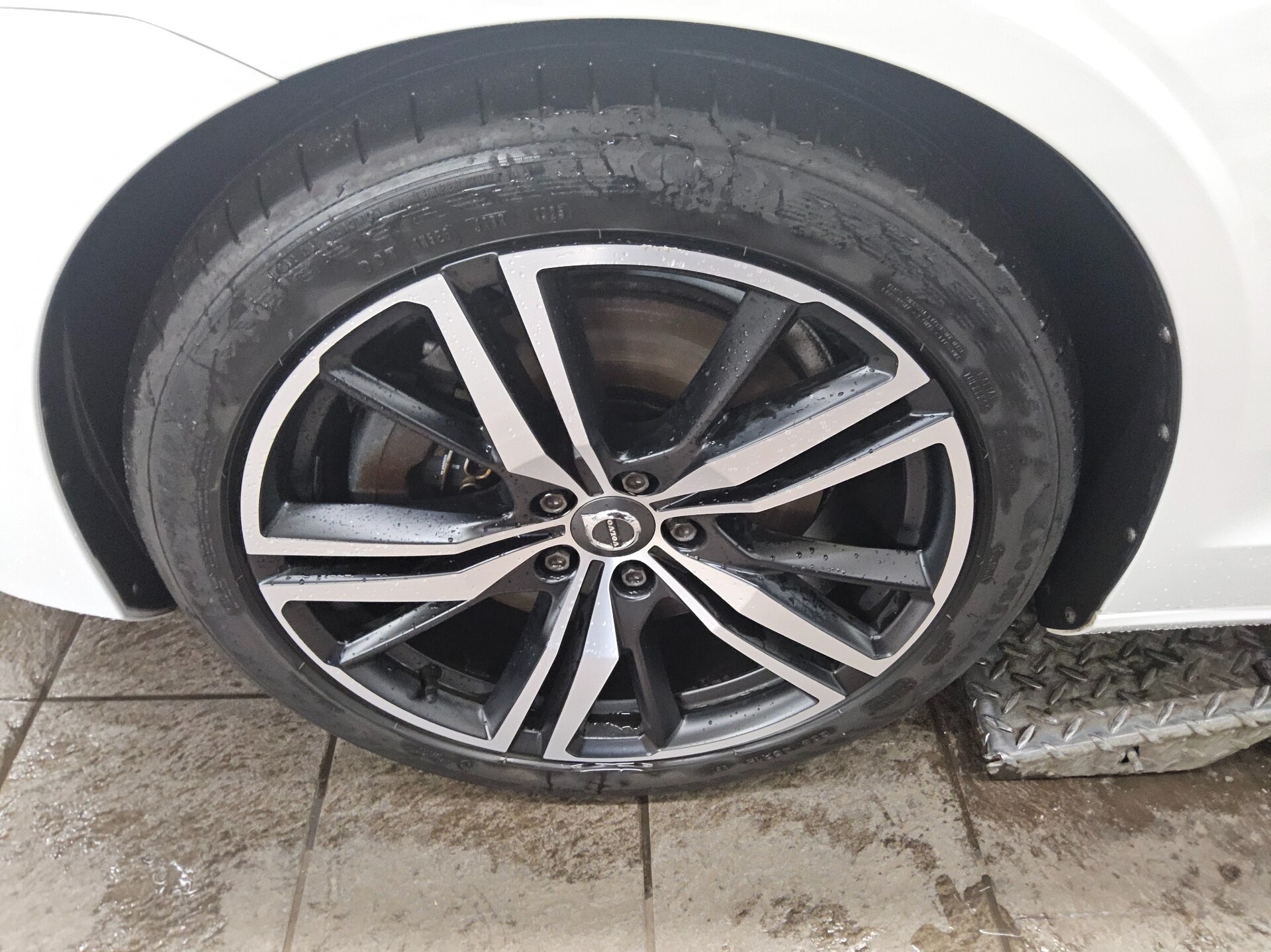 Volvo V60 T6 R-Design Navi Pano LED Sound AHK RFK 11