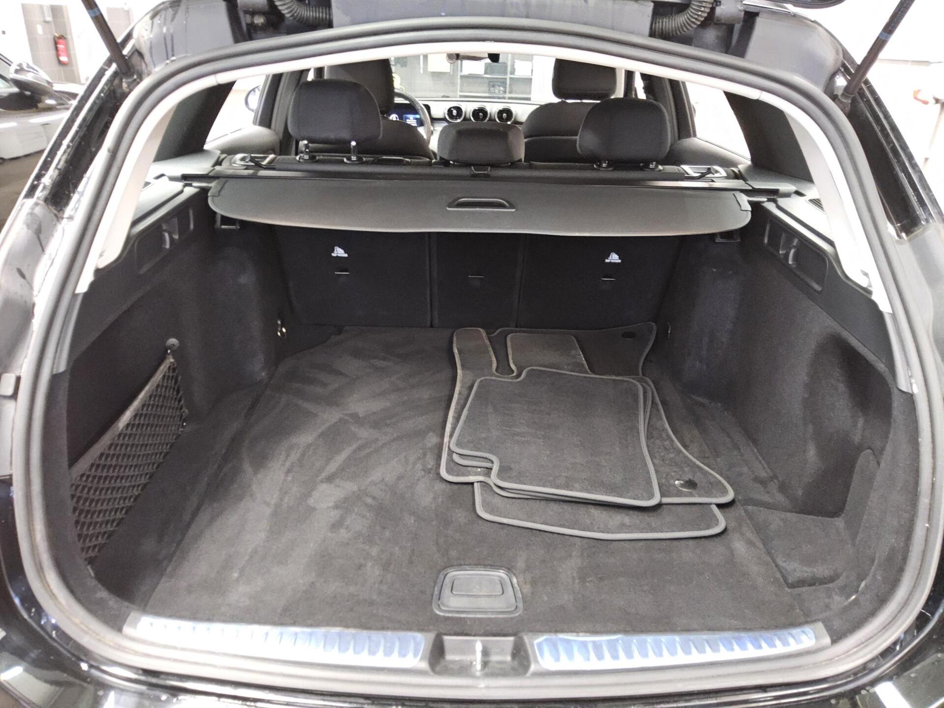 Mercedes-Benz C 220 T d 4M Navi Digital Light RfK MBUX Distr.+ 12