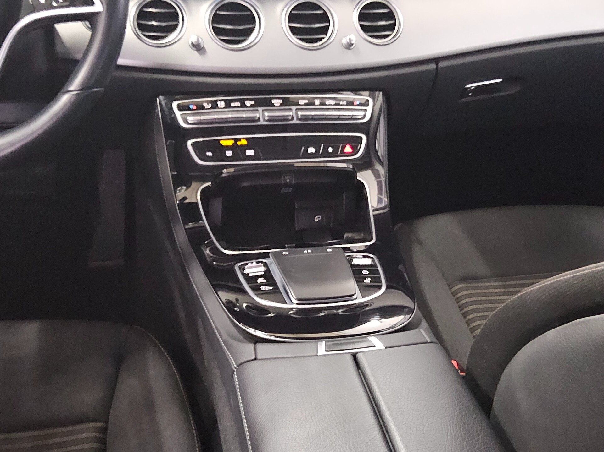 Mercedes-Benz E 300 T de Navi Widescreen LED RFK Distr.+ AHK 6