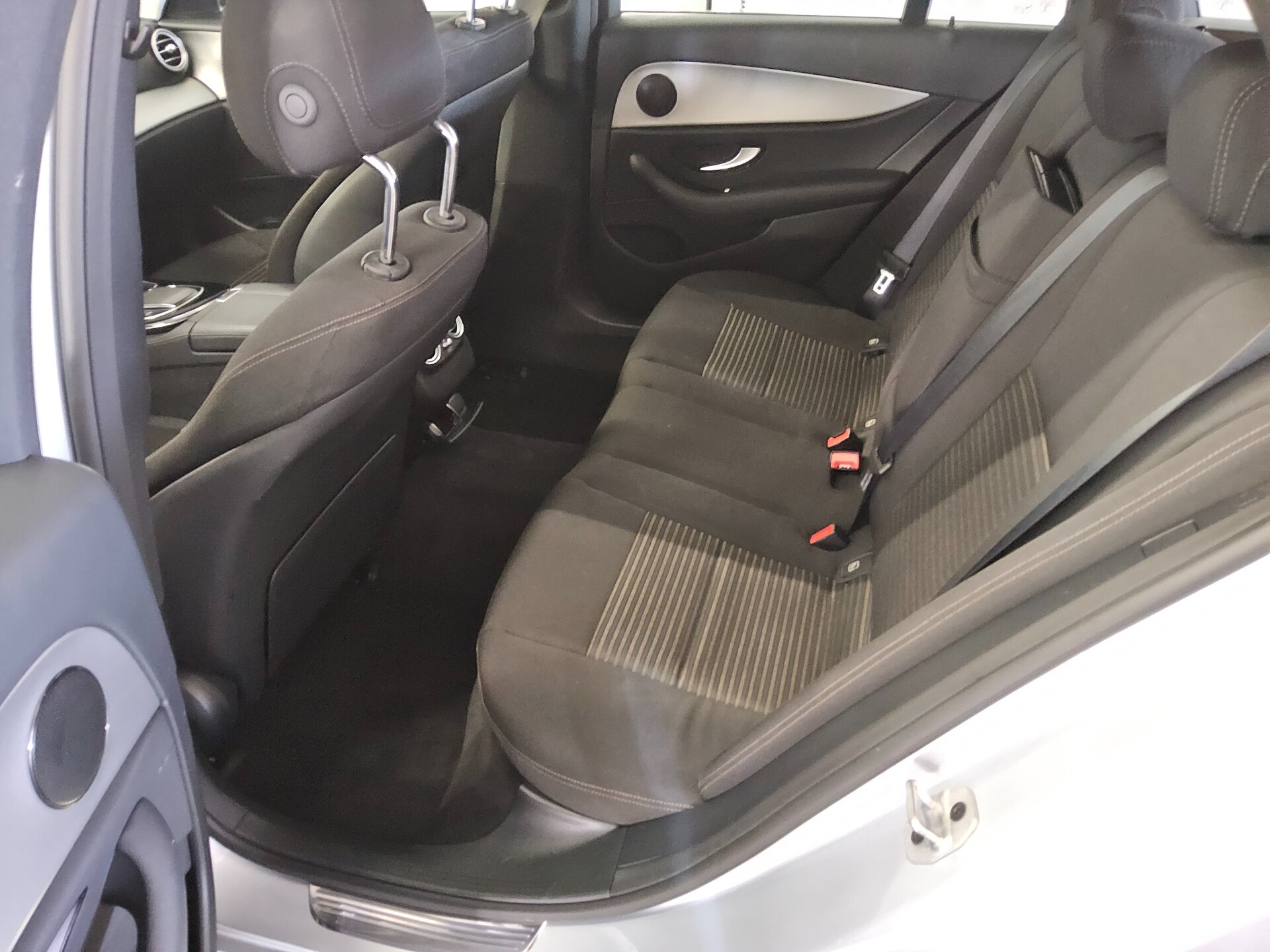 Mercedes-Benz E 300 T de Navi Widescreen LED RFK Distr.+ AHK 13