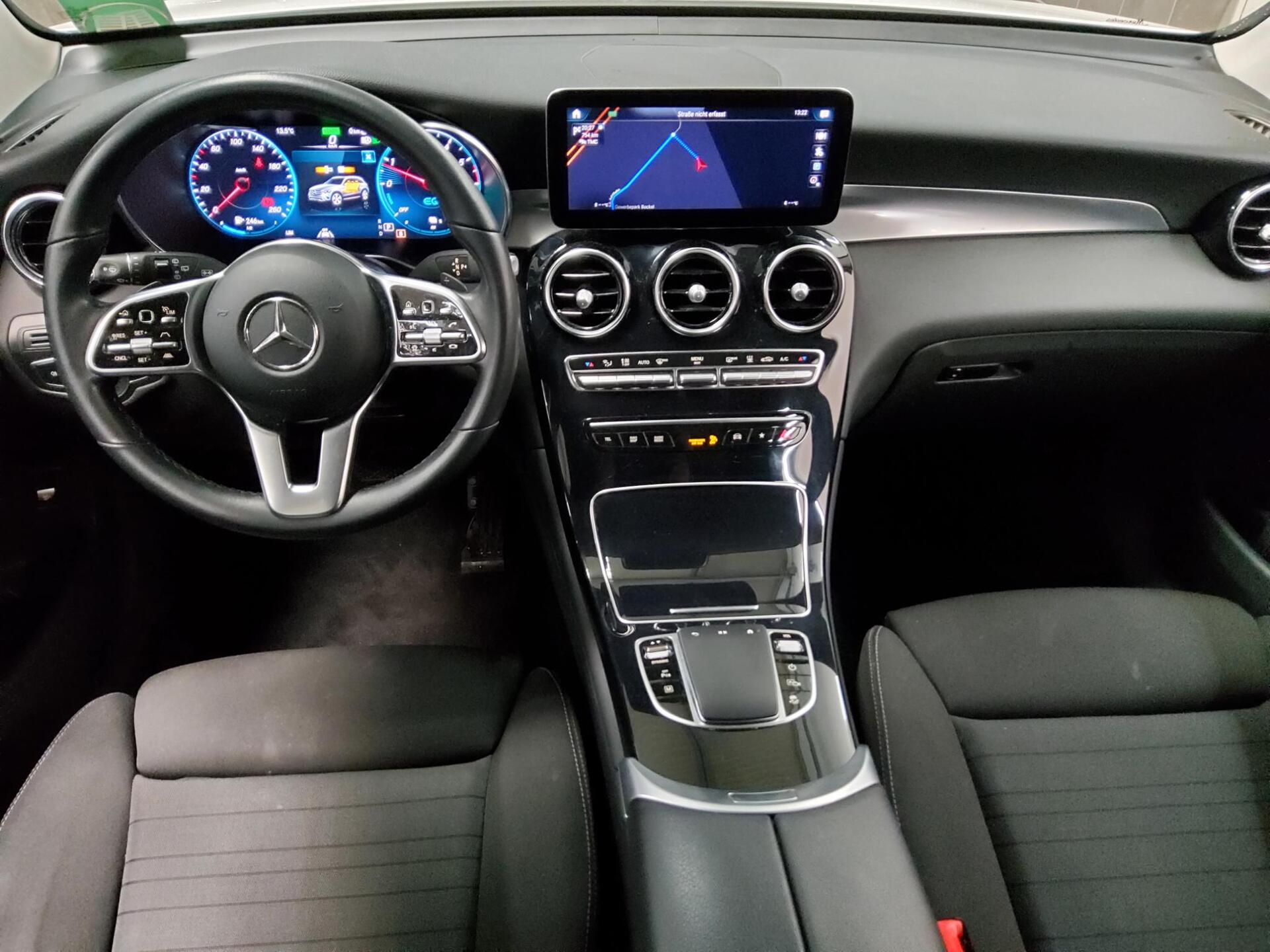 Mercedes-Benz GLC 300 de 4M Navi Widescreen LED AHK Distr.+ 5