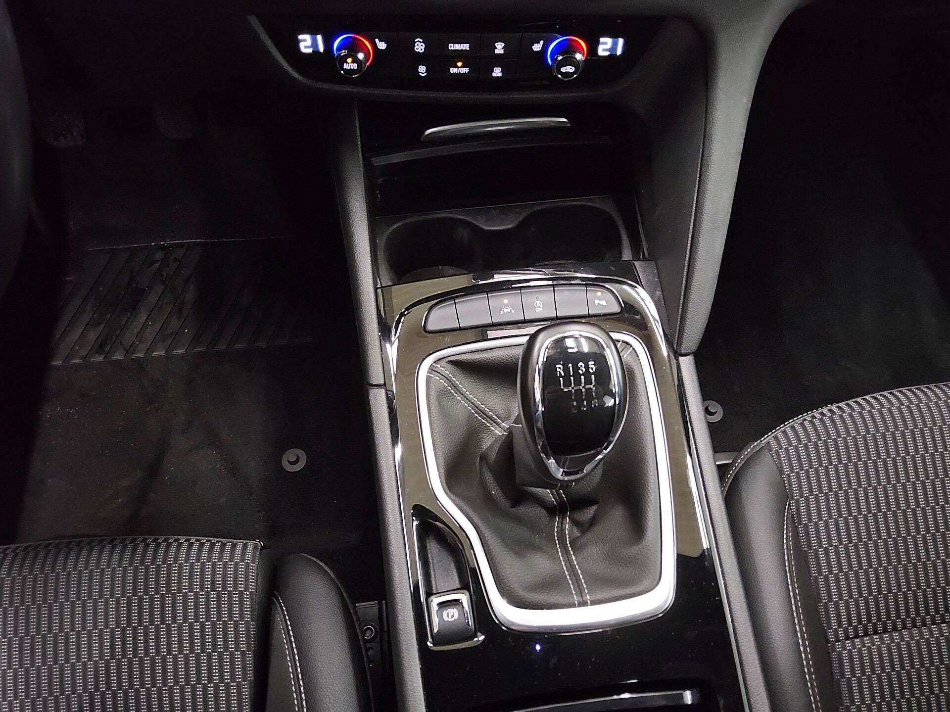 Opel Insignia ST 2.0 CDTI Elegance T-Leder Navi LED 6