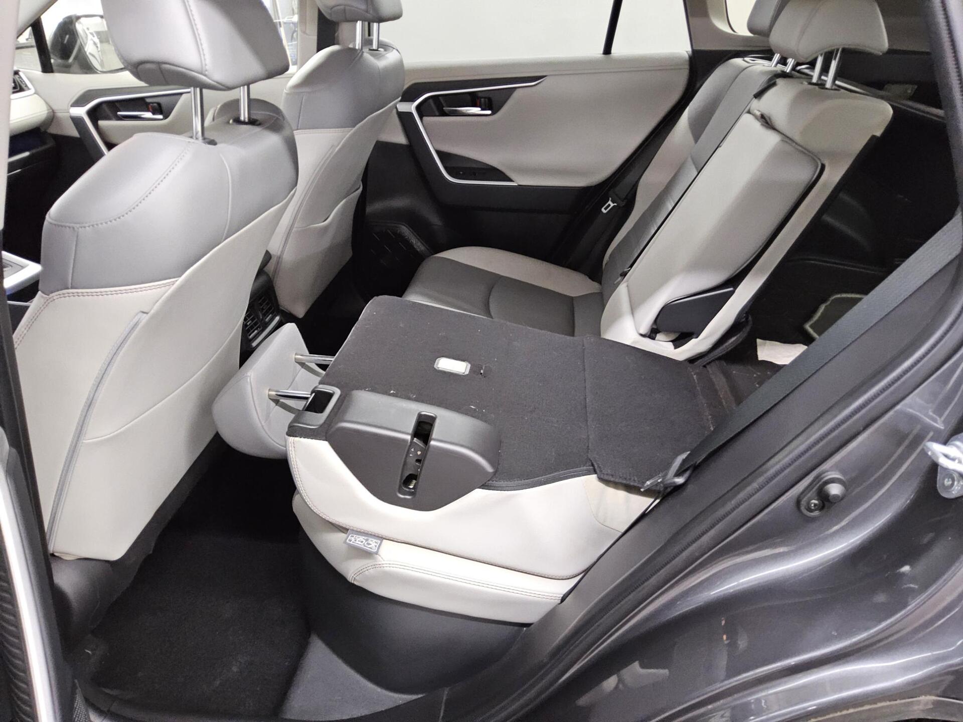 Toyota RAV 4 2.5 VVT-i Hybrid 4x4 Leder Navi LED 12