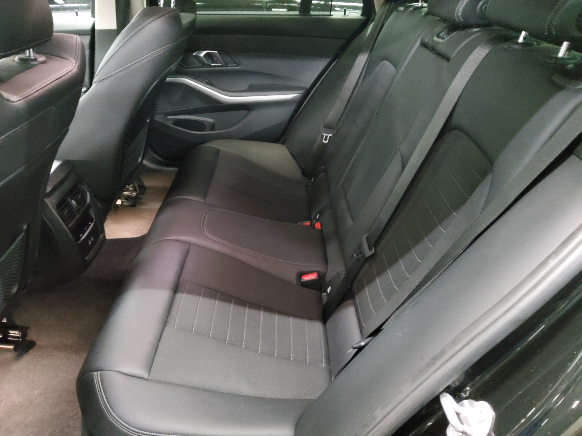 BMW 330dA Touring xDr T-Leder Navi LED Widescreen 13