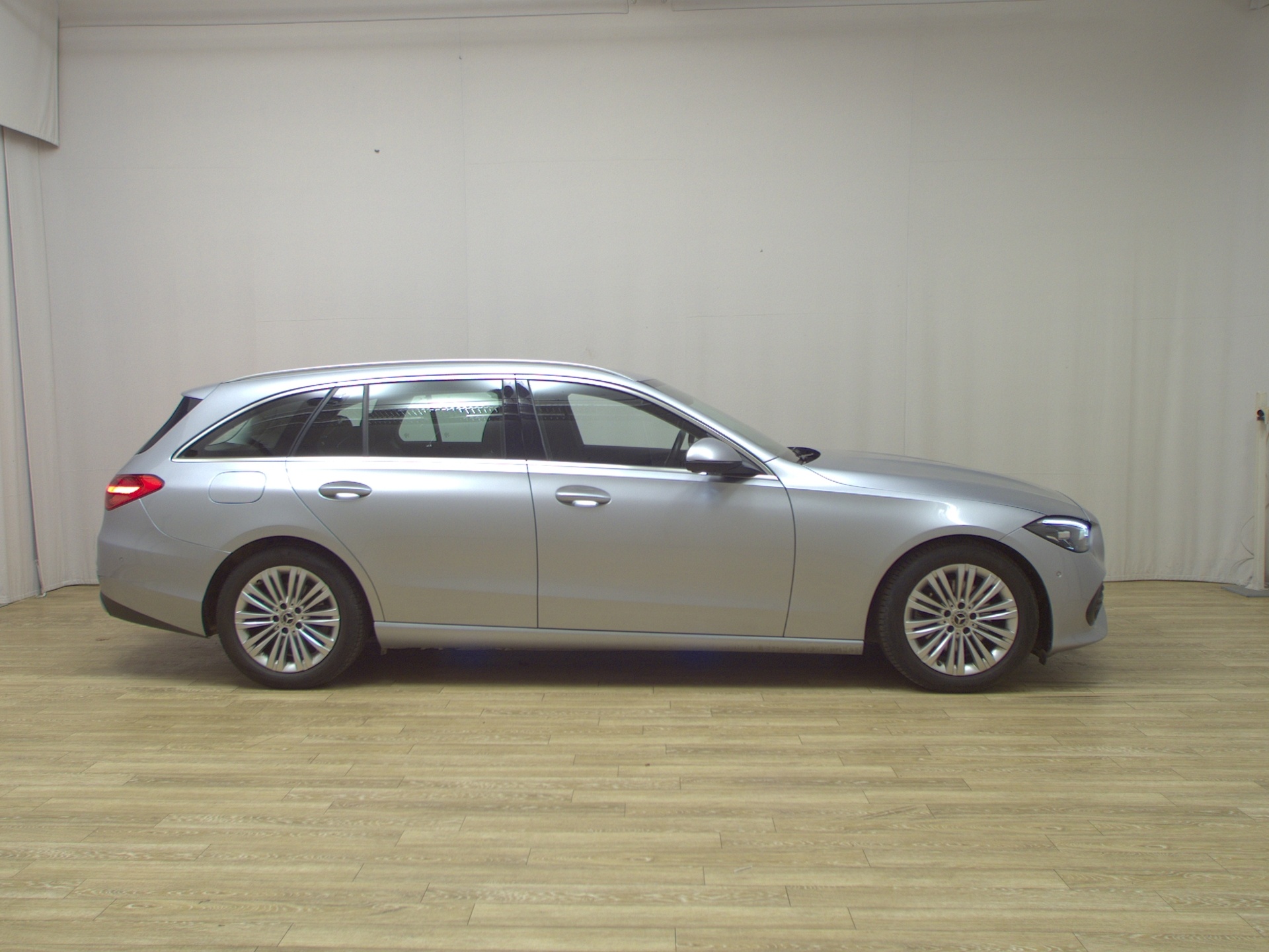 Mercedes-Benz C 200 T d Avantgarde Navi LED AHK Rückfahrkamera