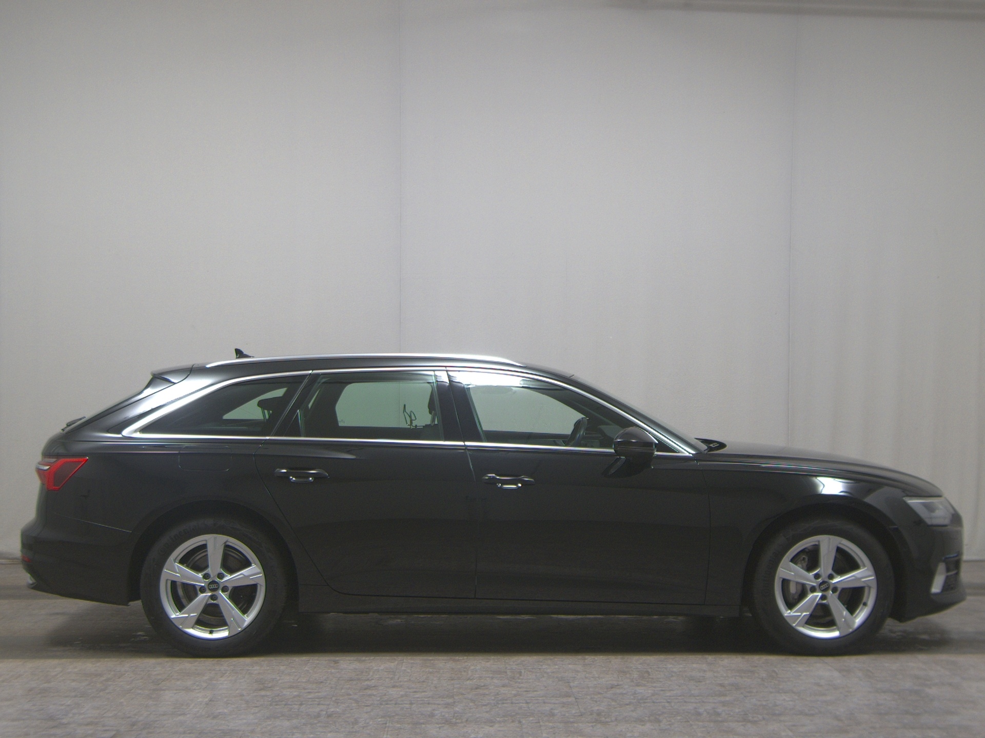 Audi A6 Avant 40 TDI sport Navi LED AHK RFK StandHzg