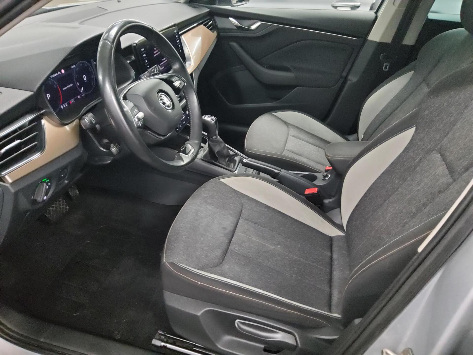 Skoda Kamiq 1.5 TSI Style Navi LED virtual ACC 9